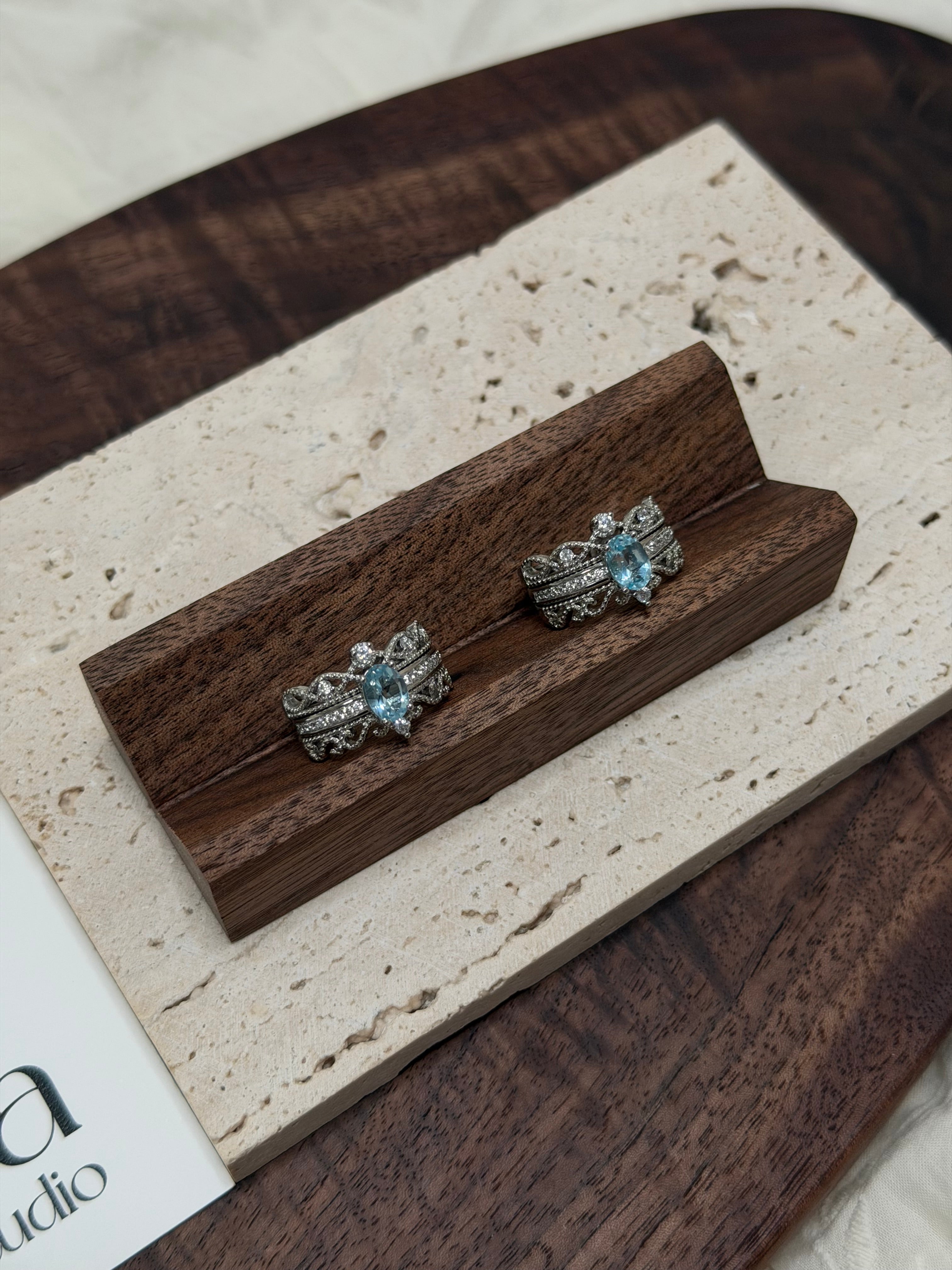 疊戴藍托帕戒指