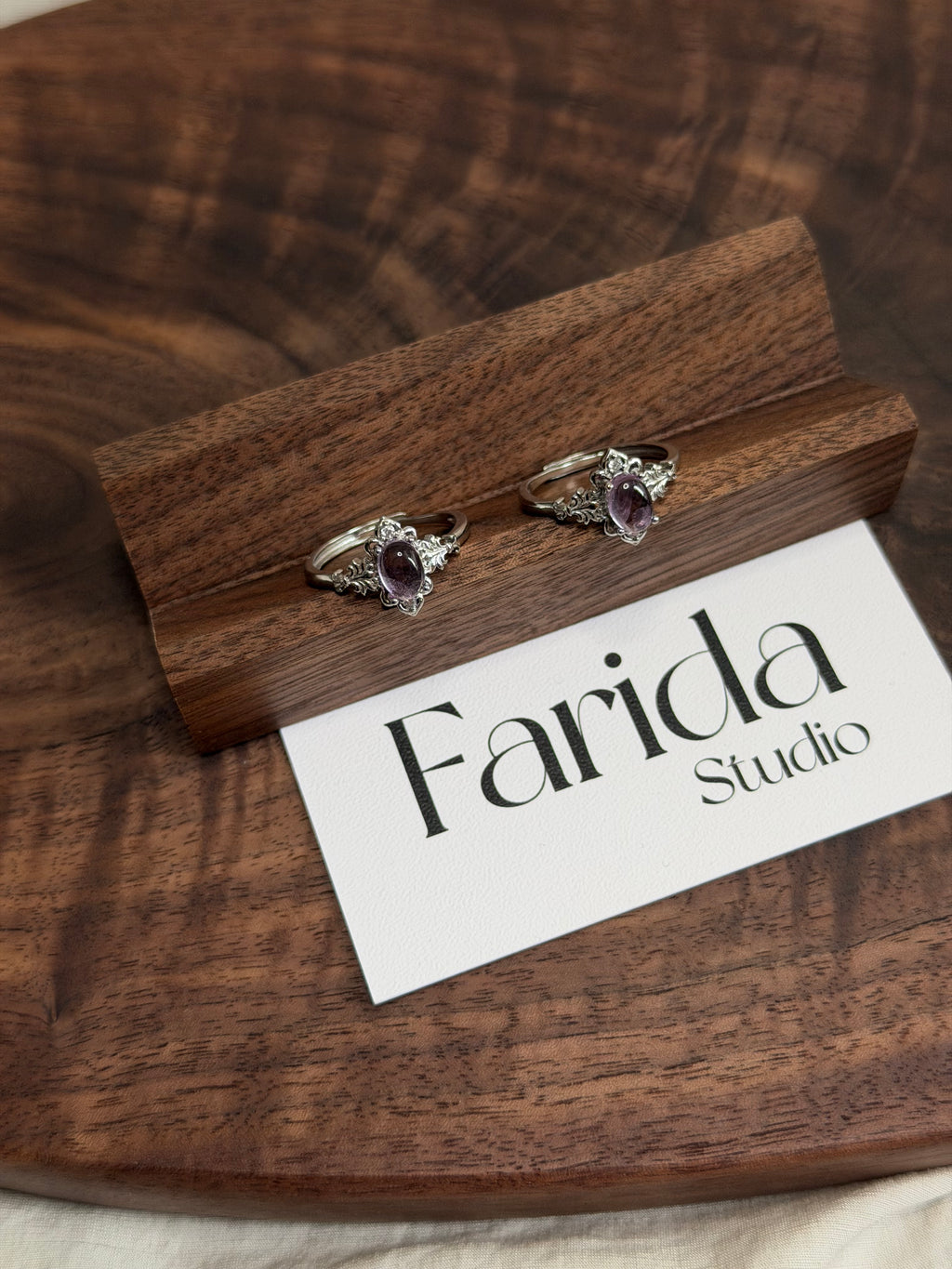 黑澳寶簡約小戒指