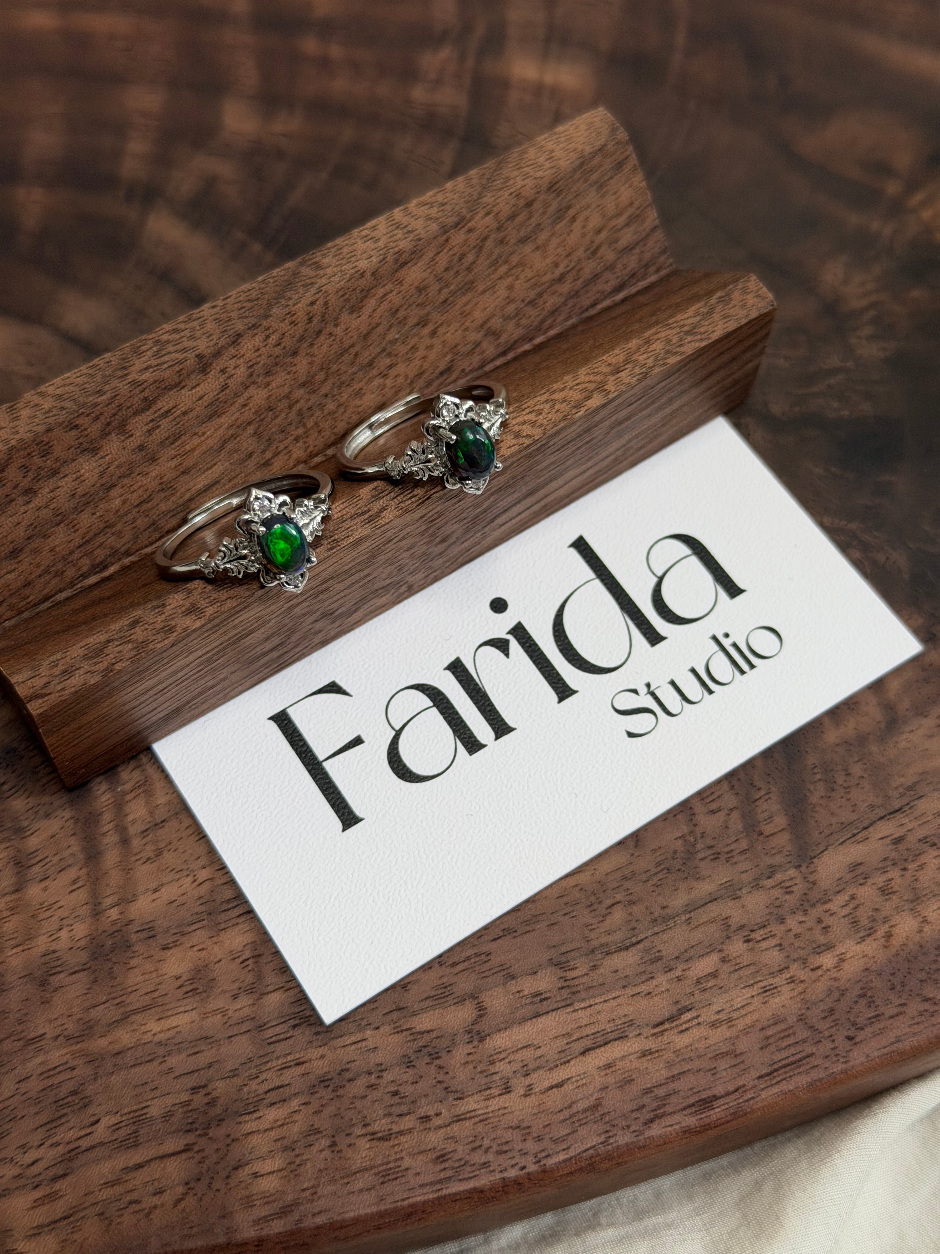 黑澳寶簡約小戒指