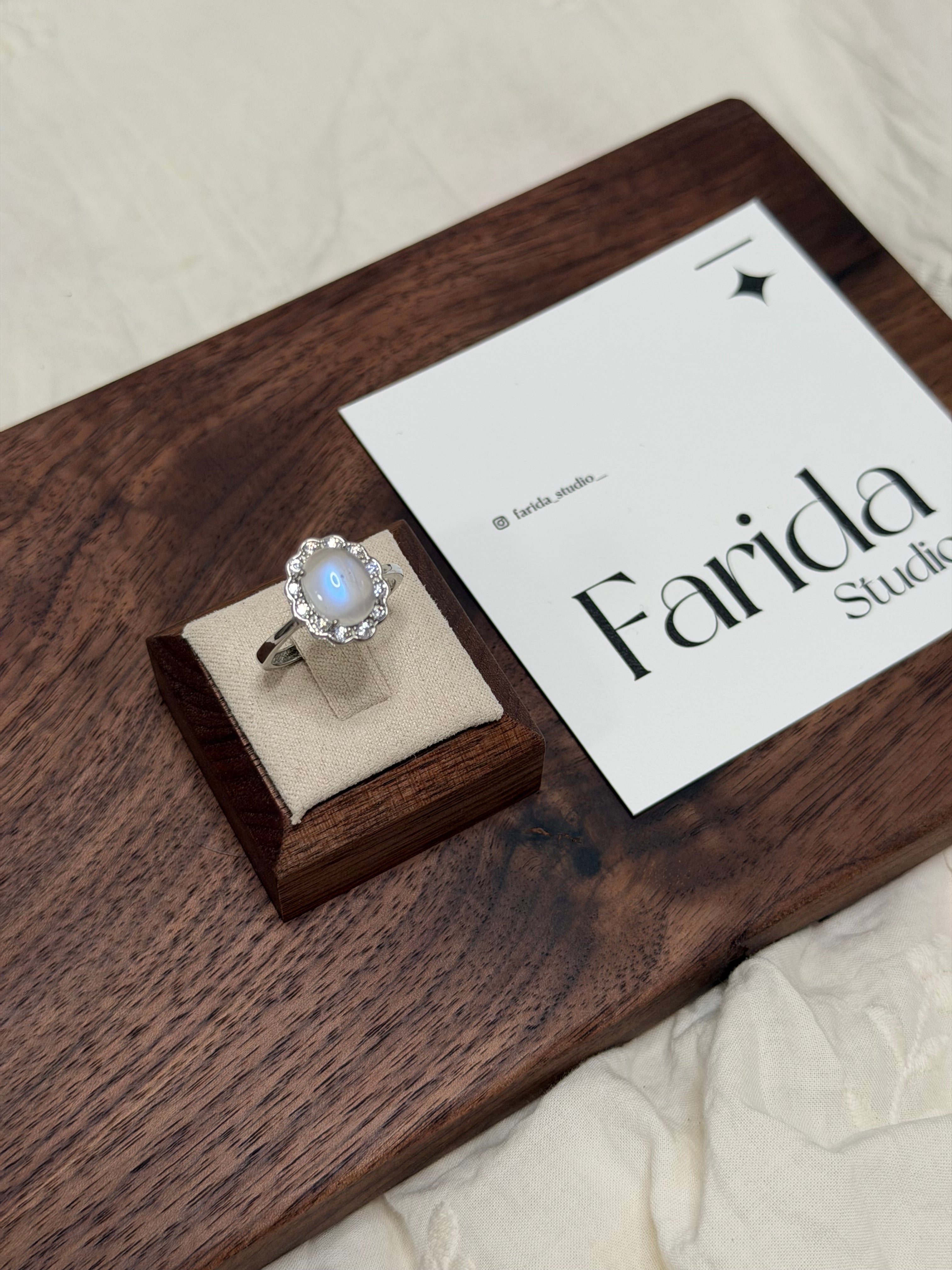 鑽款藍月光戒指