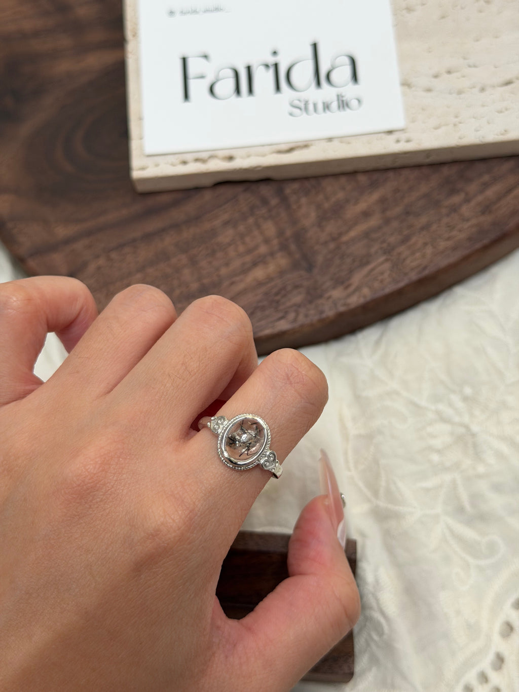 黑髮晶鈦鋼戒指