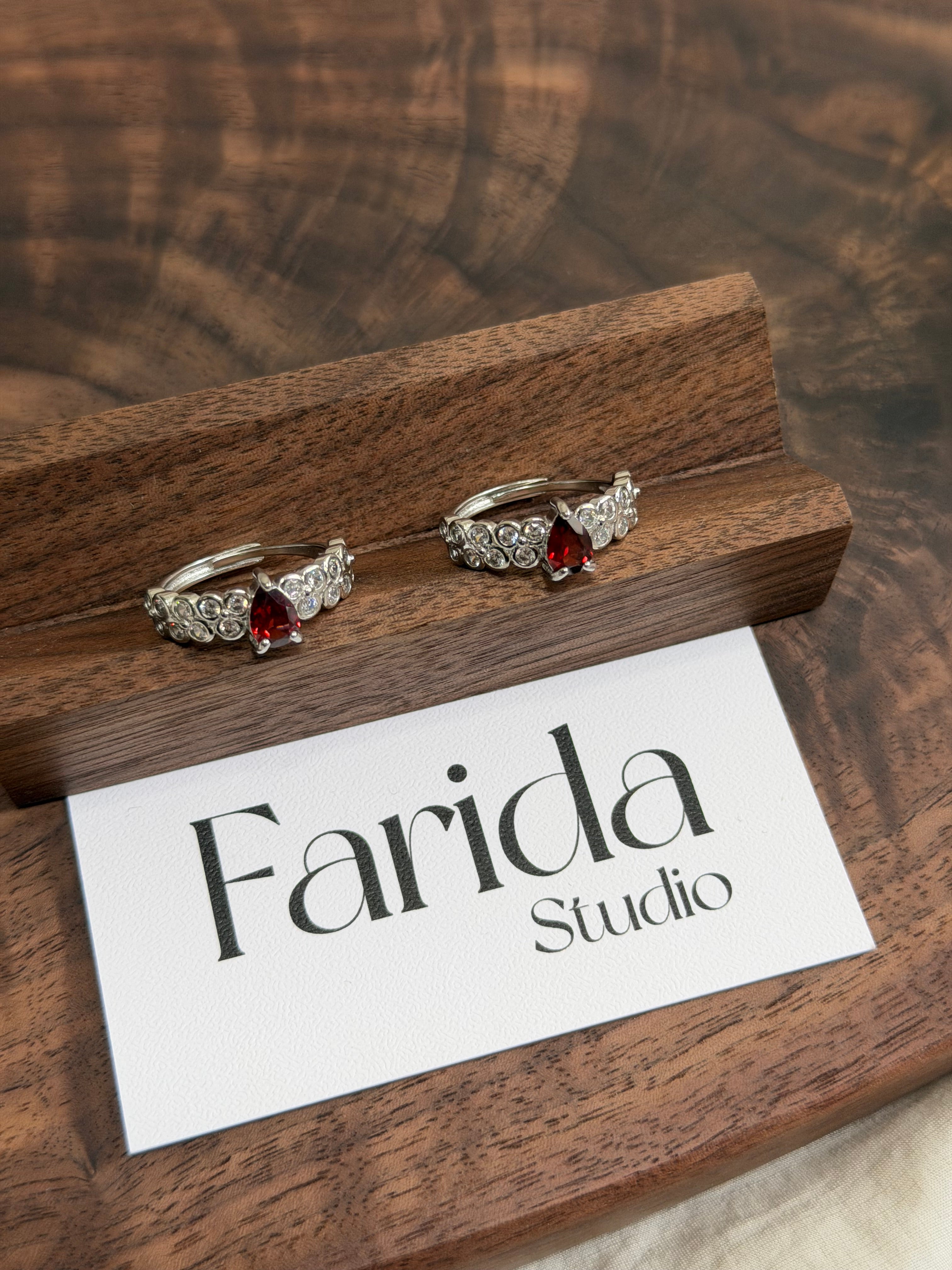 設計款石榴石戒指