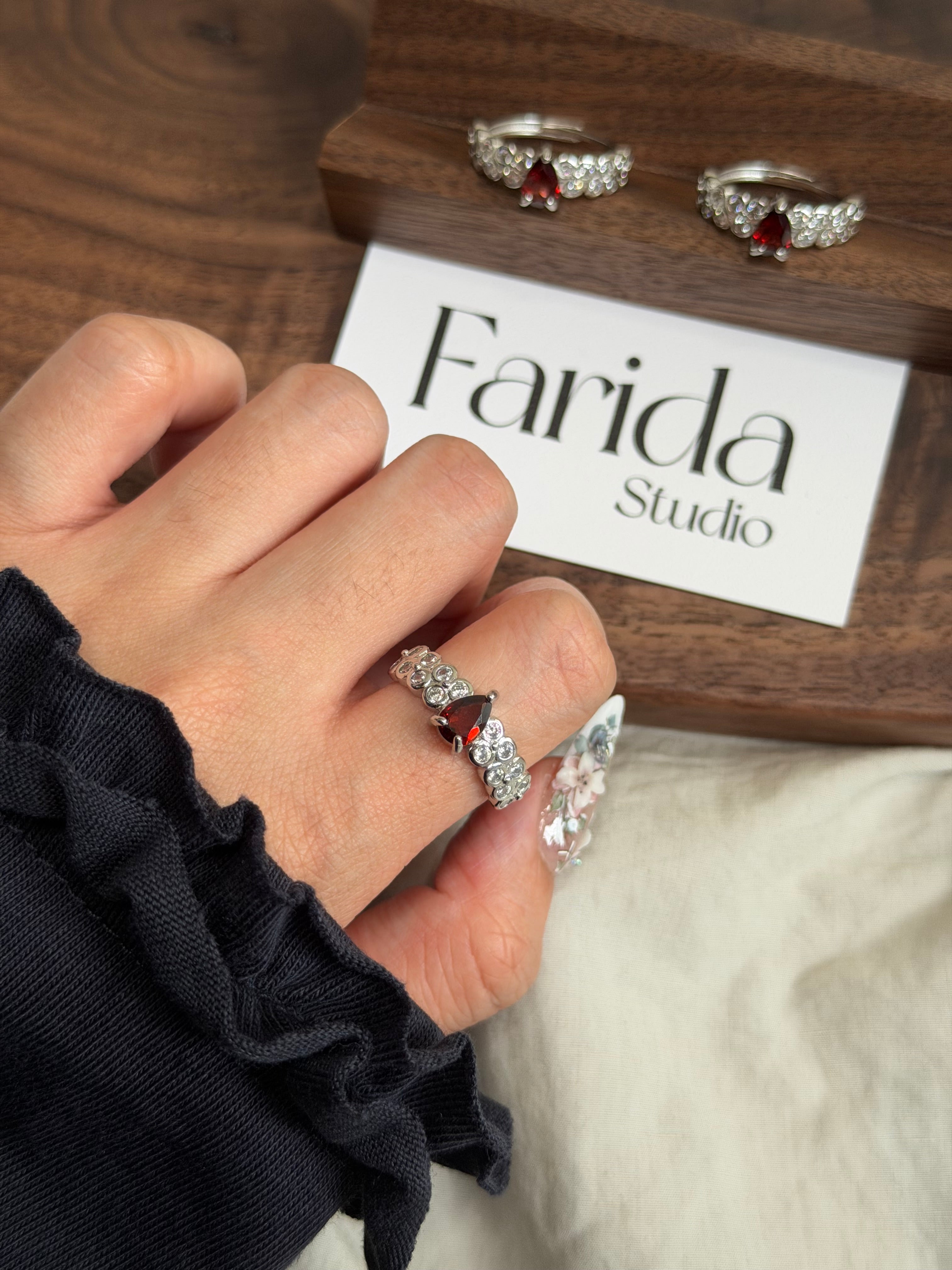 設計款石榴石戒指