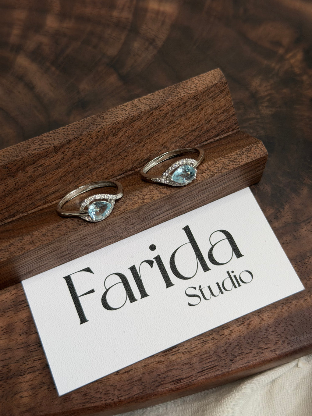 水滴藍托帕戒指