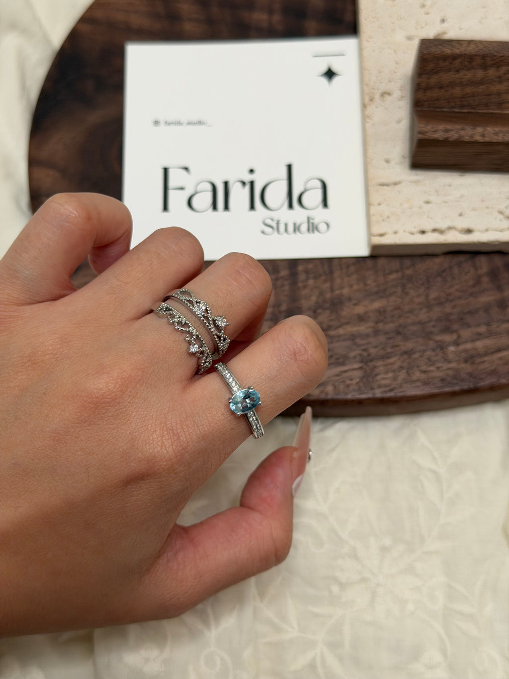 疊戴藍托帕戒指