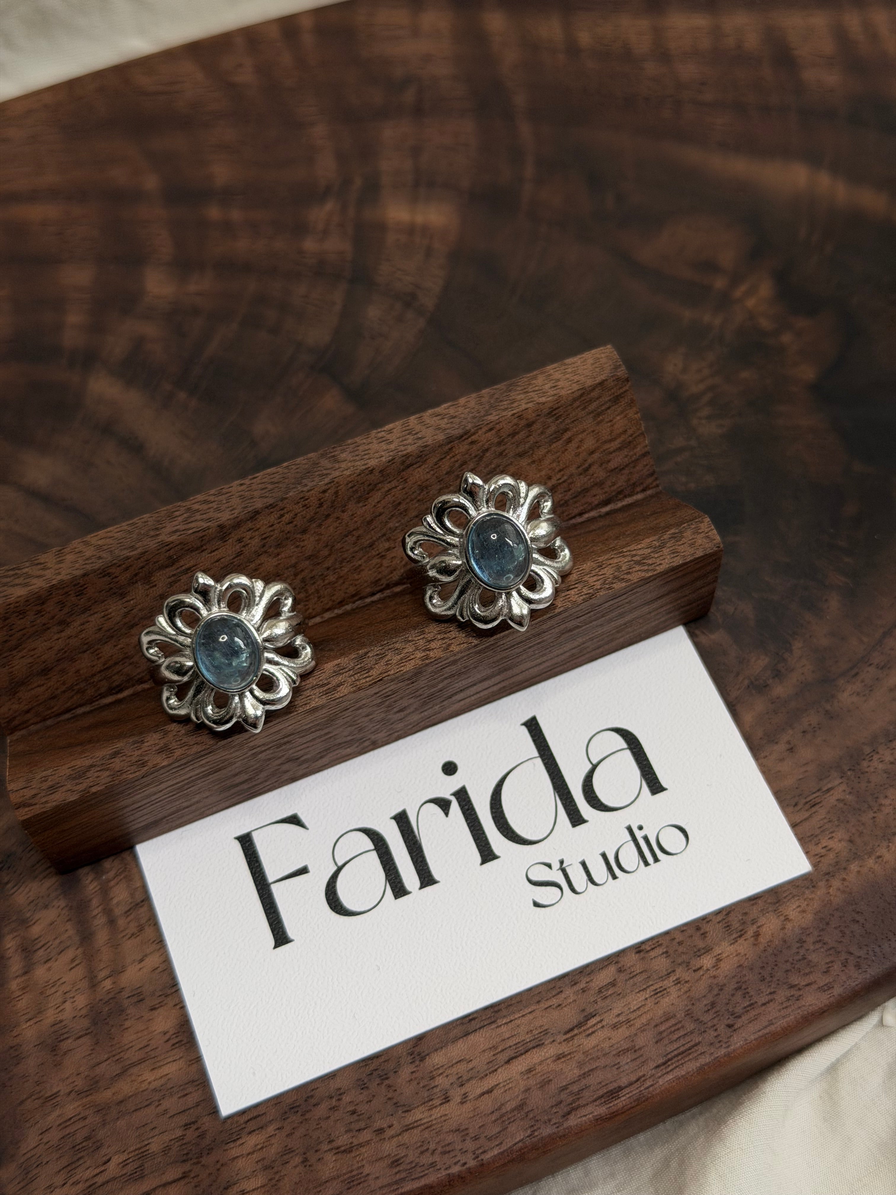 花花海藍寶戒指