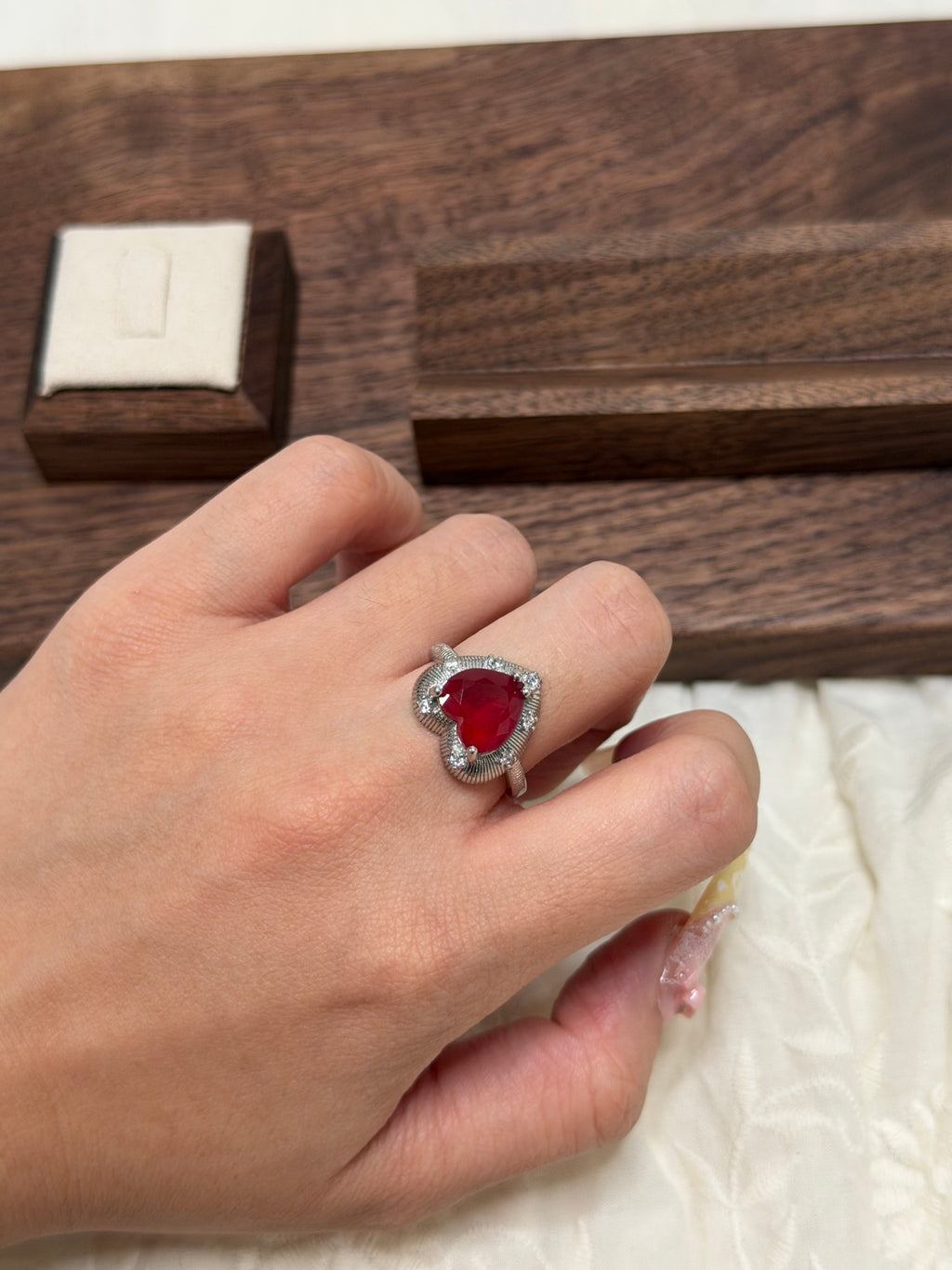 新燒紅寶石戒指