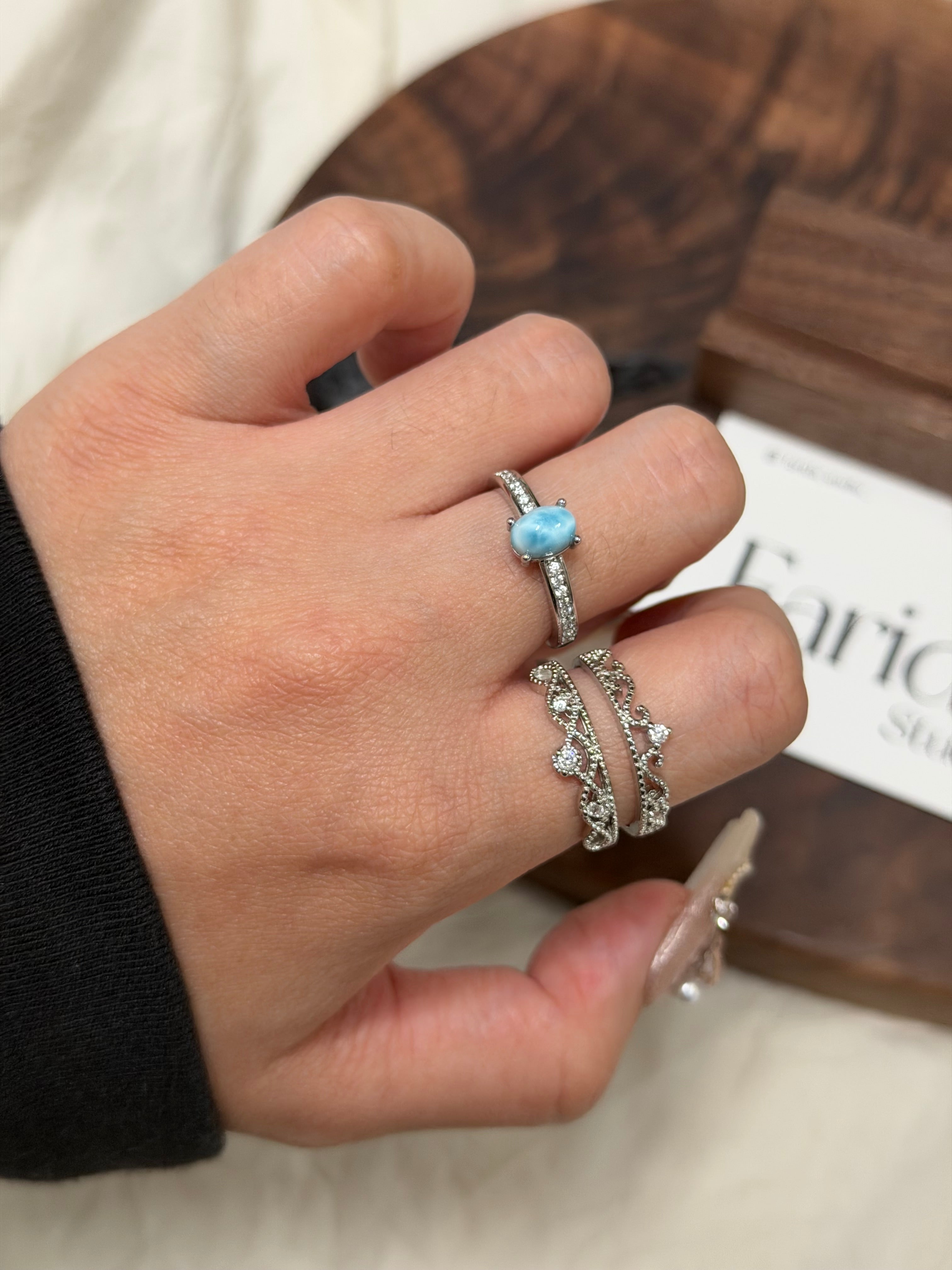 三戴海紋石戒指