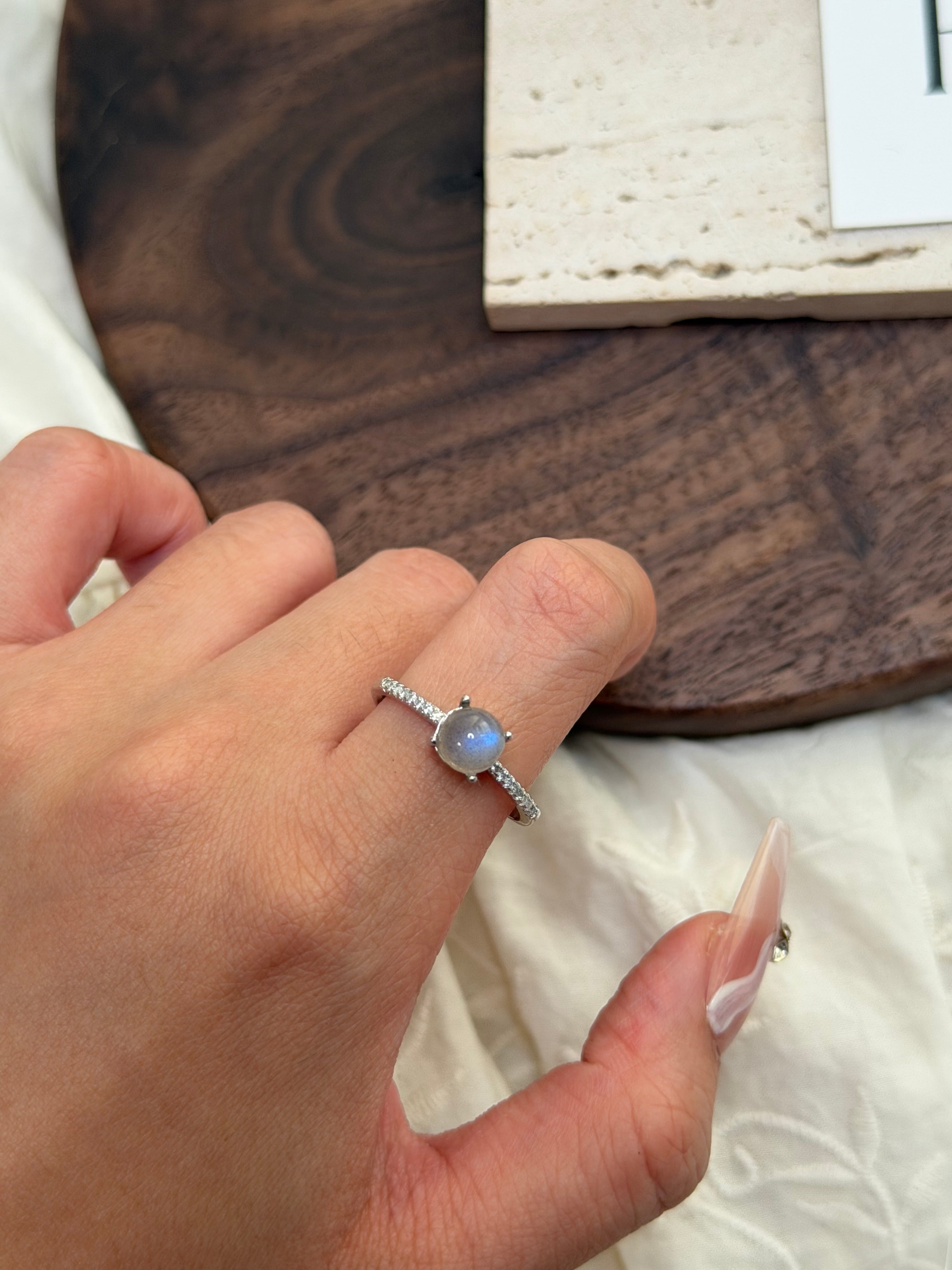 灰月光水晶球戒指