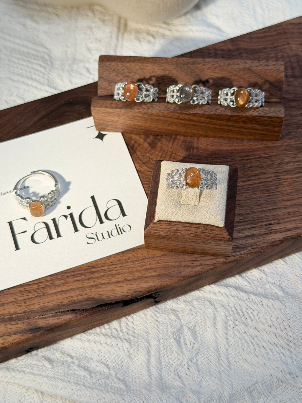 黑金骨幹蕾絲戒指