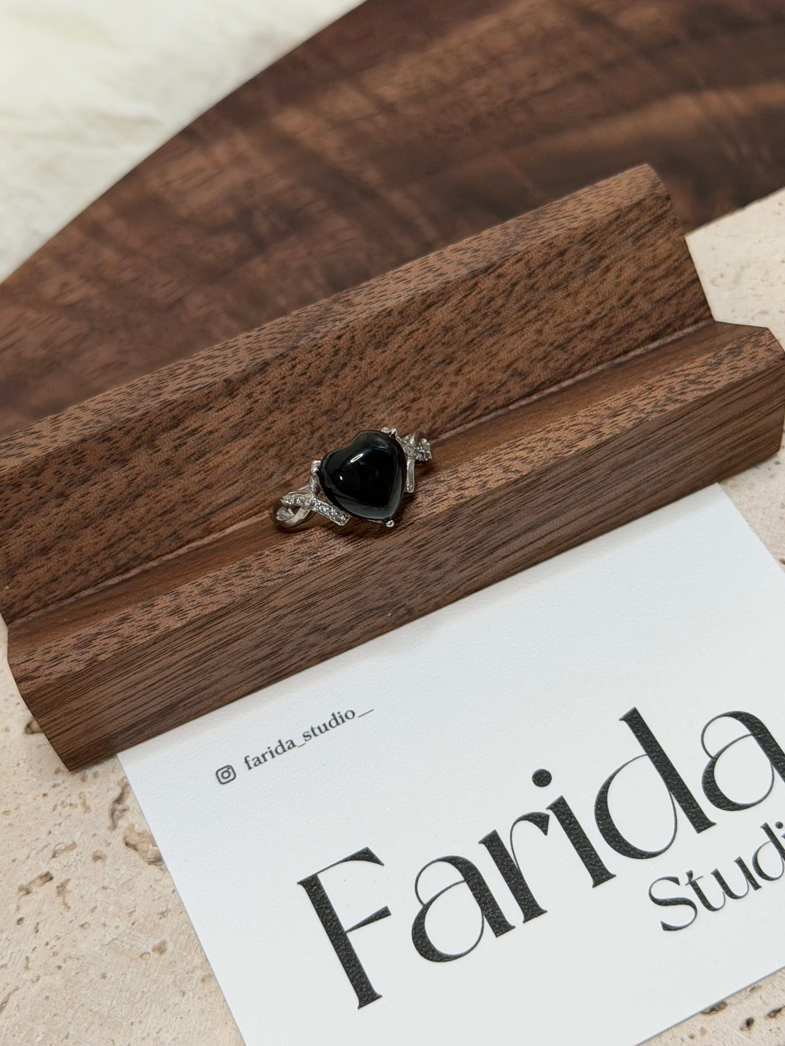 黑瑪瑙心型戒指