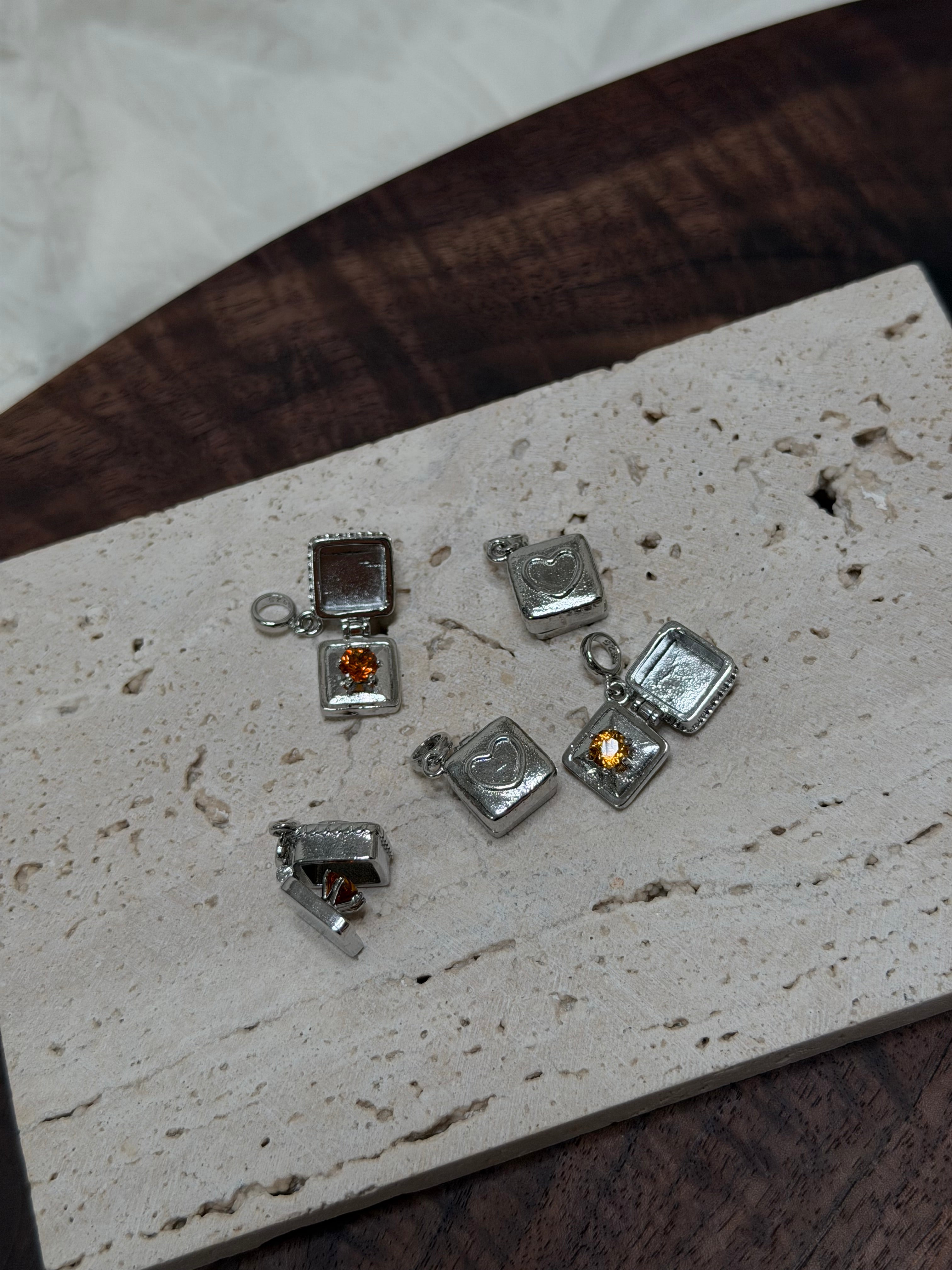 黃水晶戒指盒吊墜