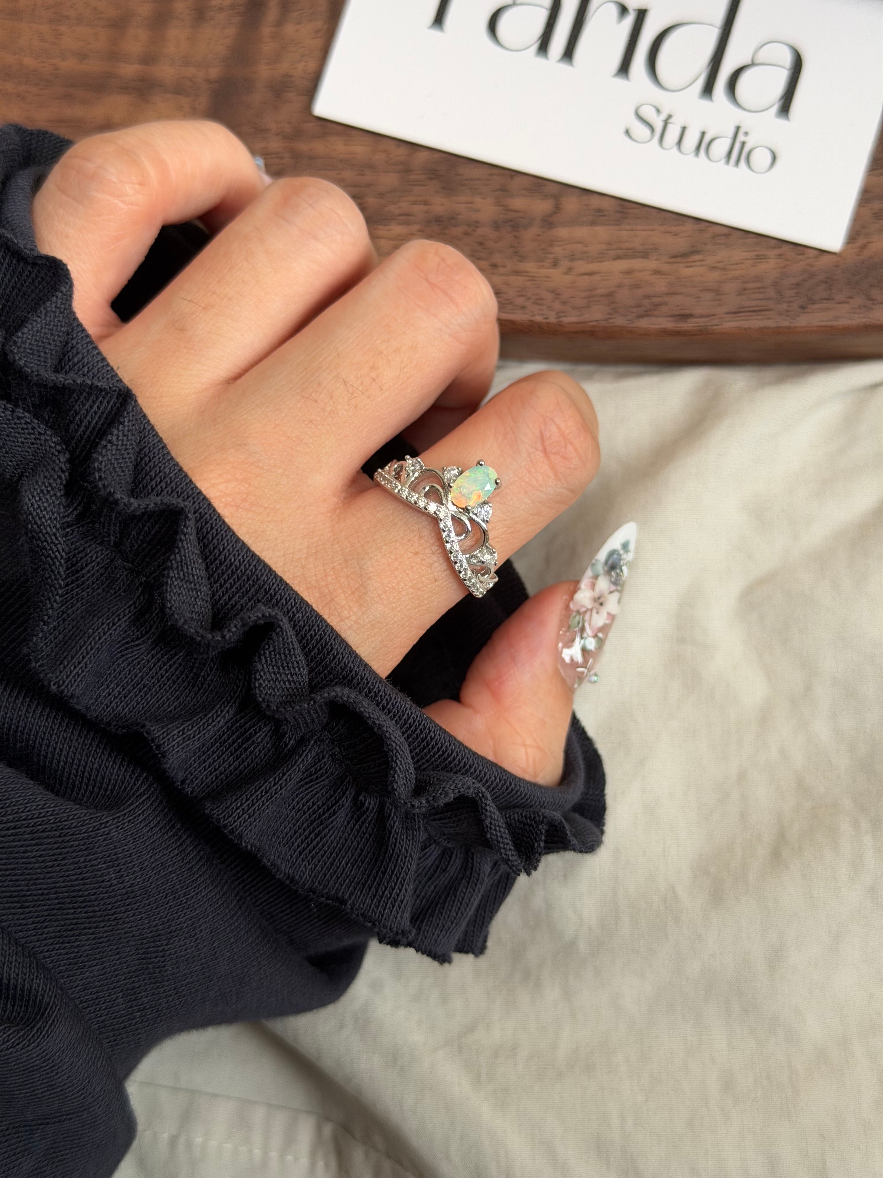 皇冠鑽切澳寶戒指