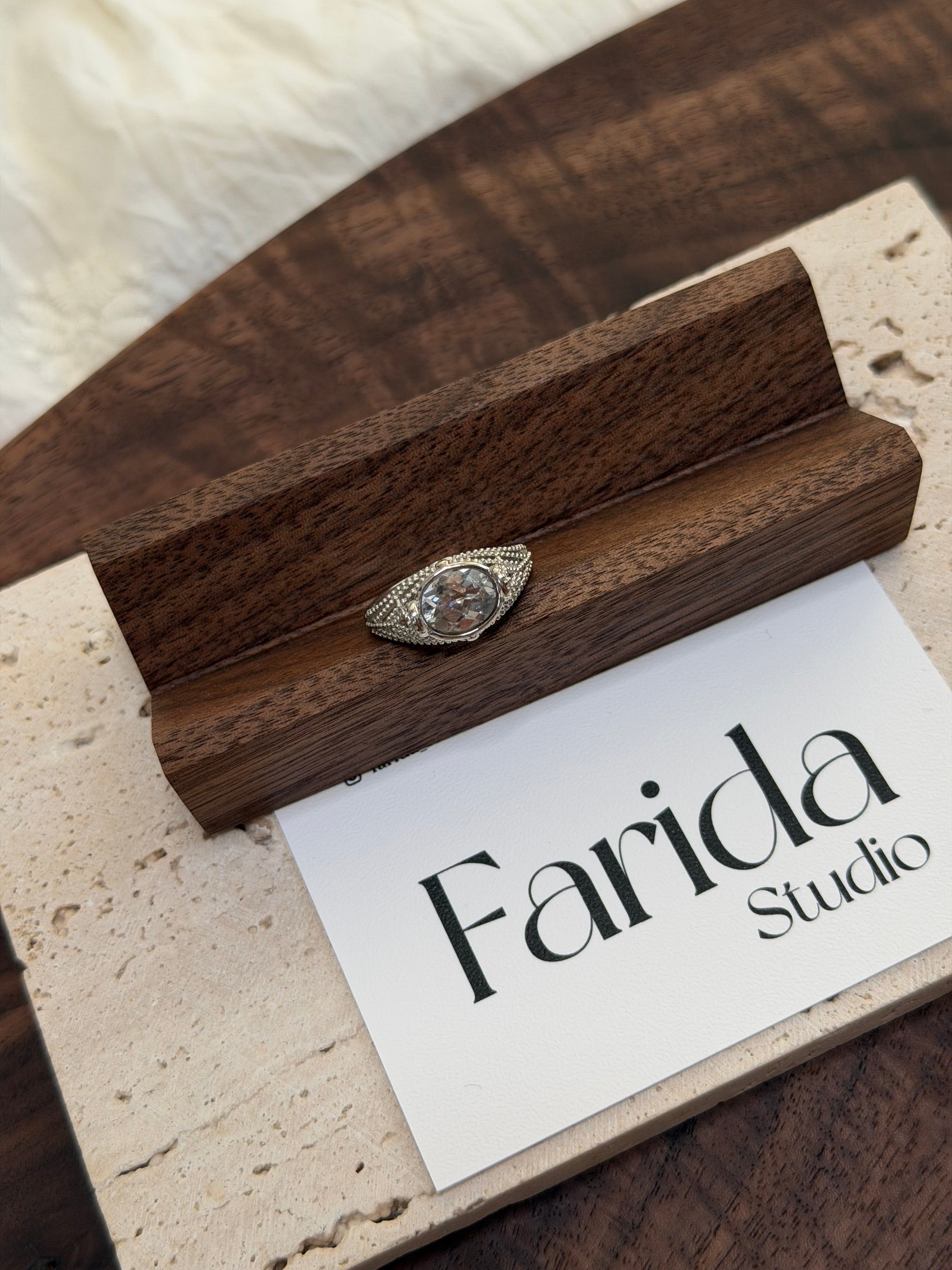 白水晶橫托戒指