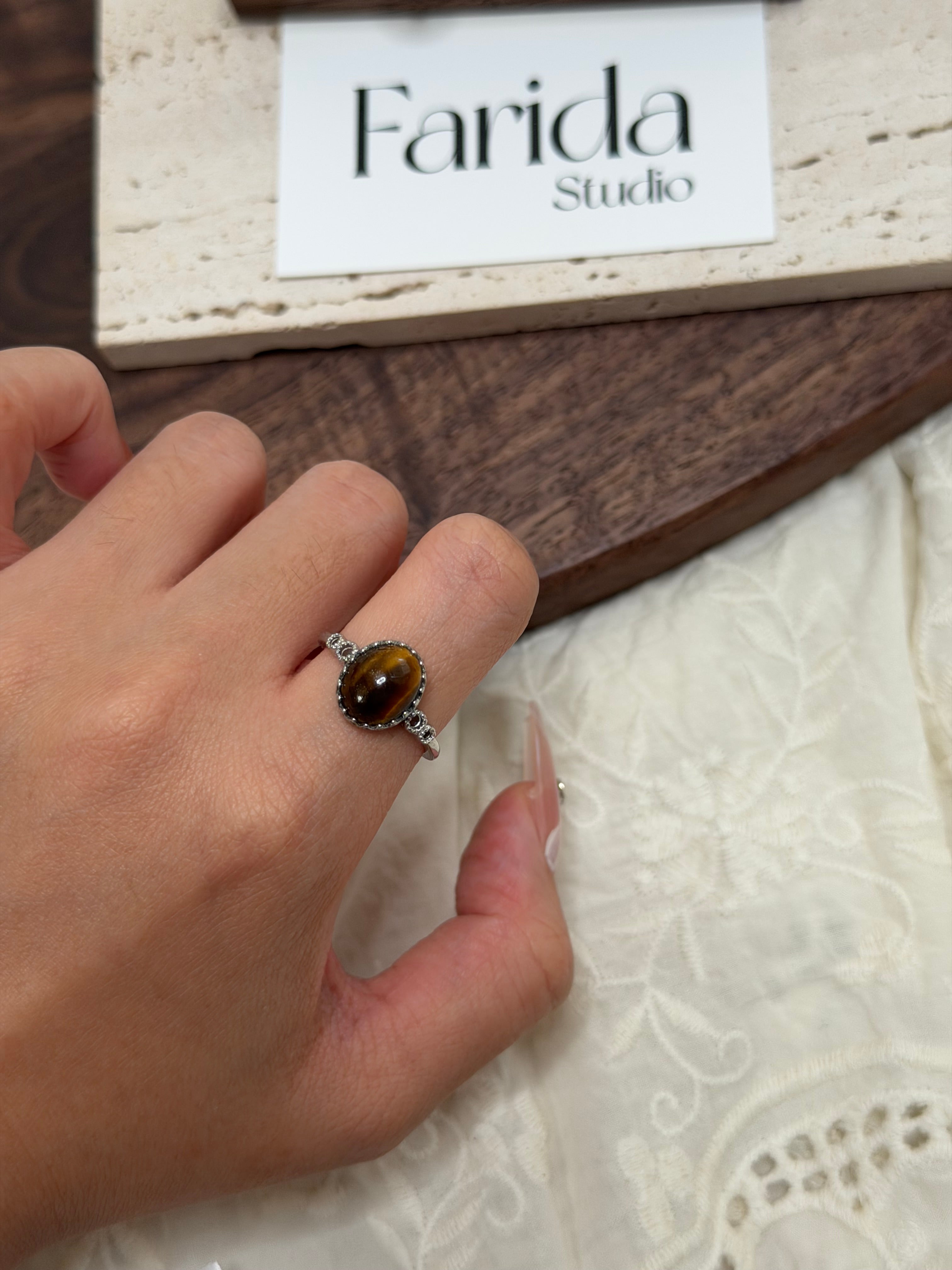 蕾絲黃虎眼戒指