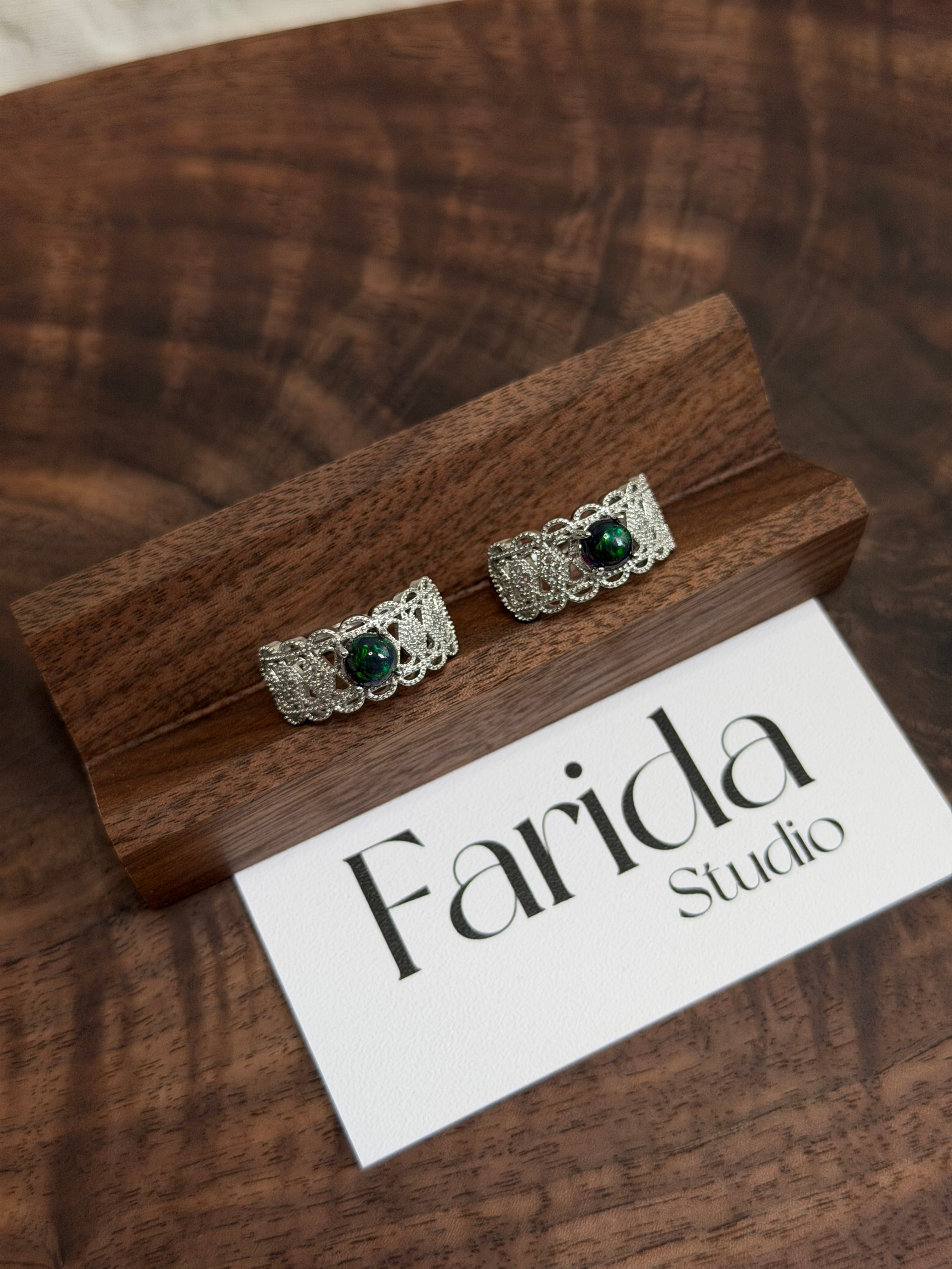 蕾絲黑澳寶寬戒指