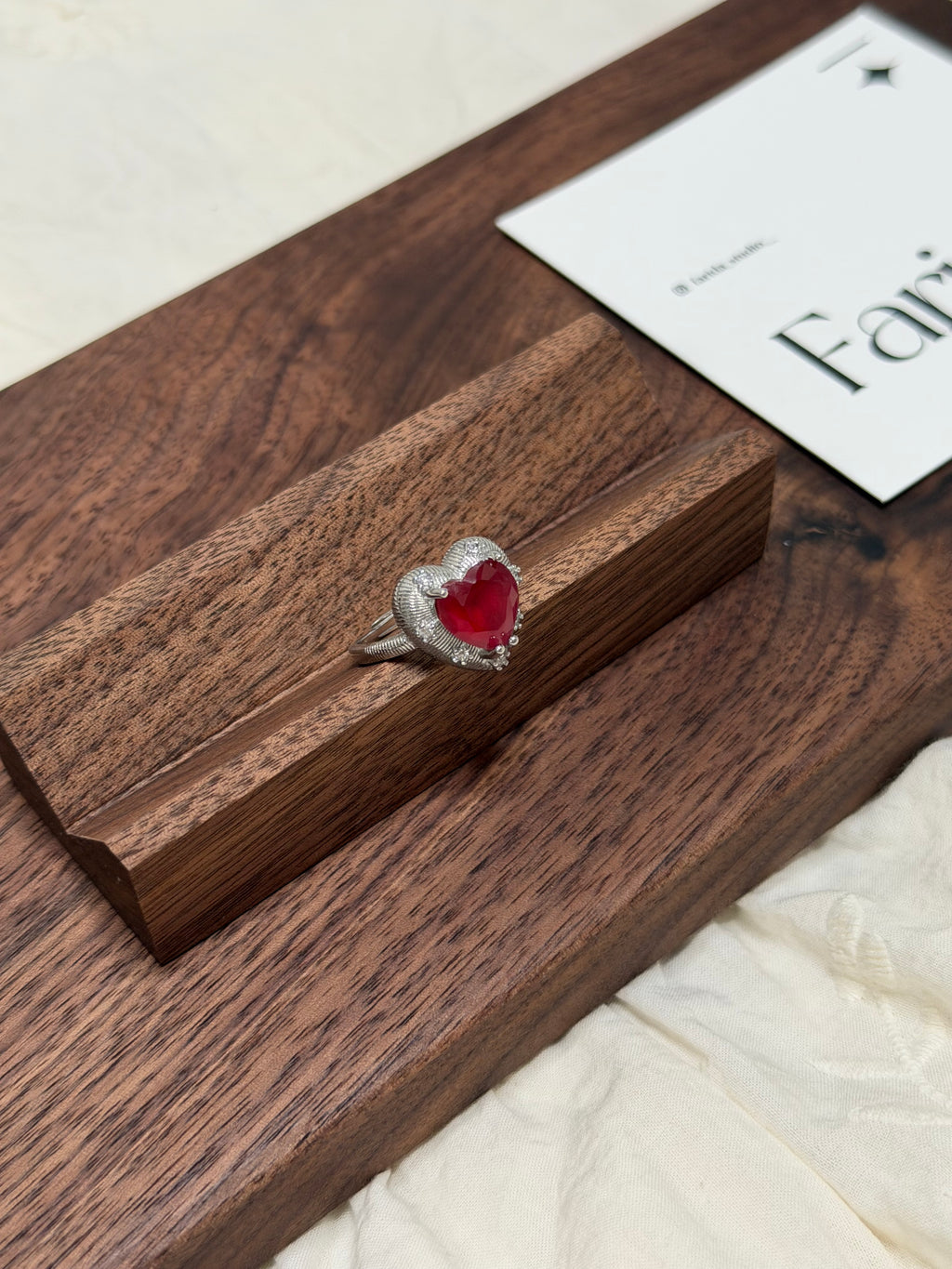 新燒紅寶石戒指