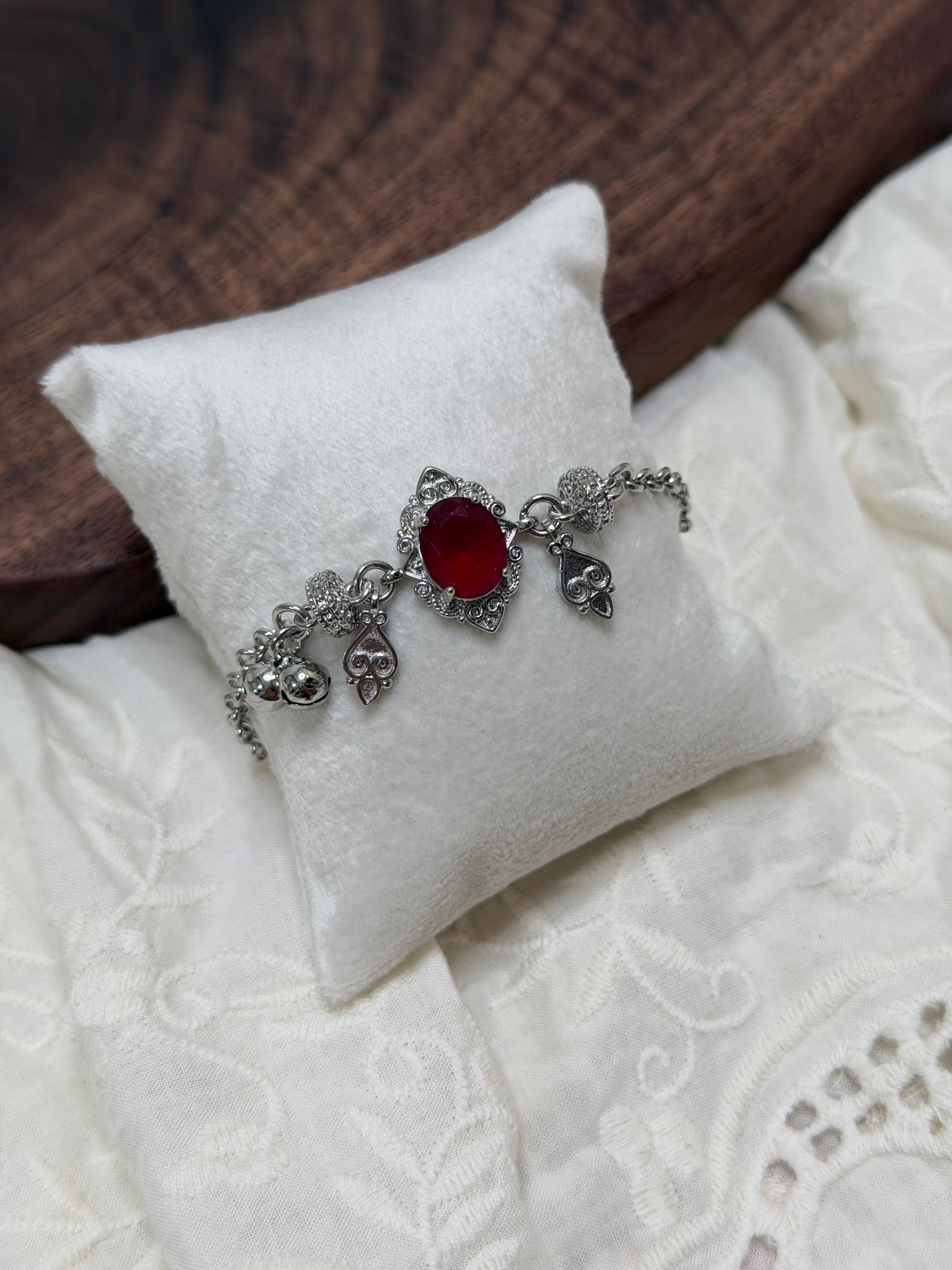 新燒紅寶石鈴噹手鏈