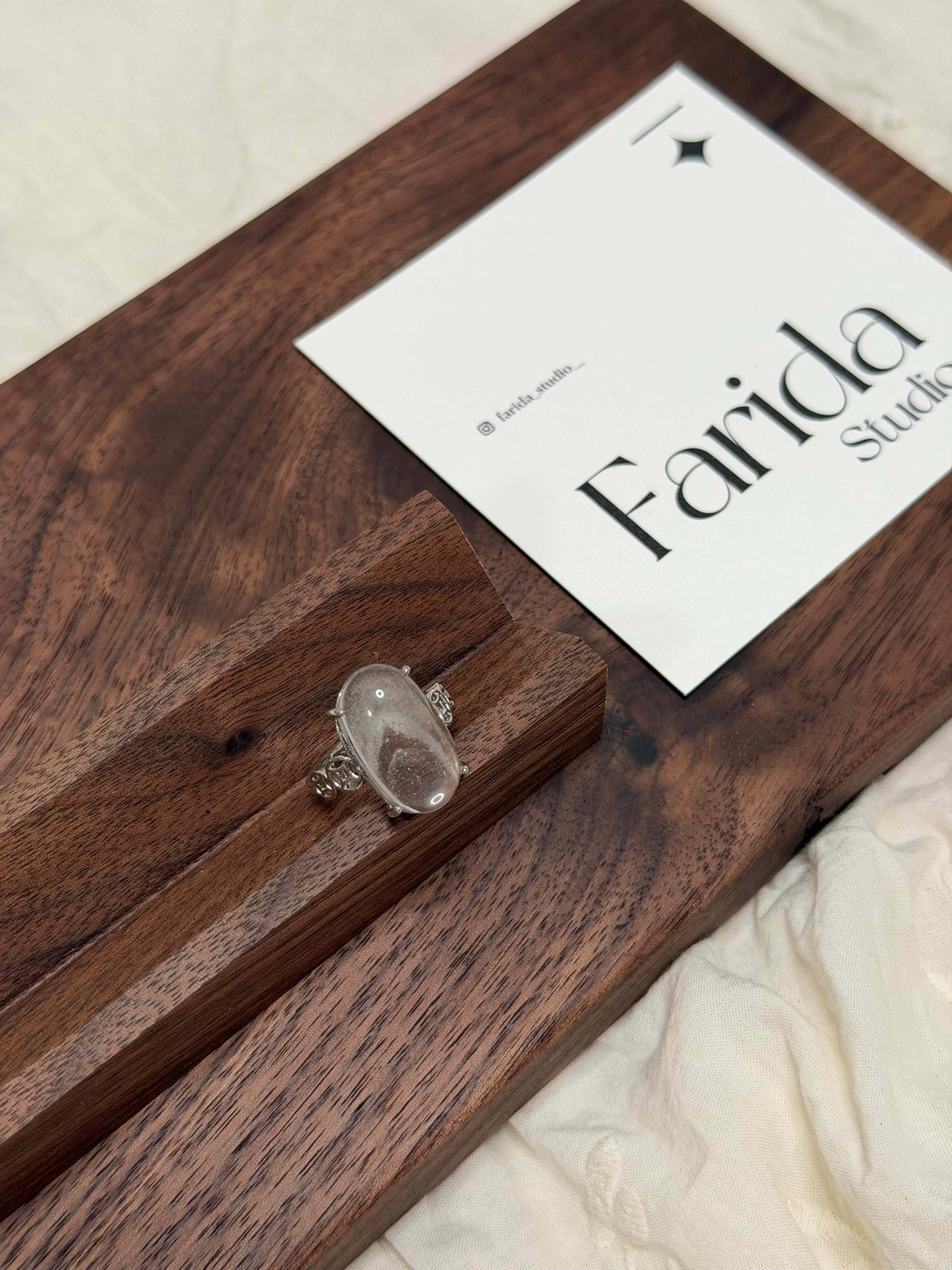 白幽靈金字塔戒指