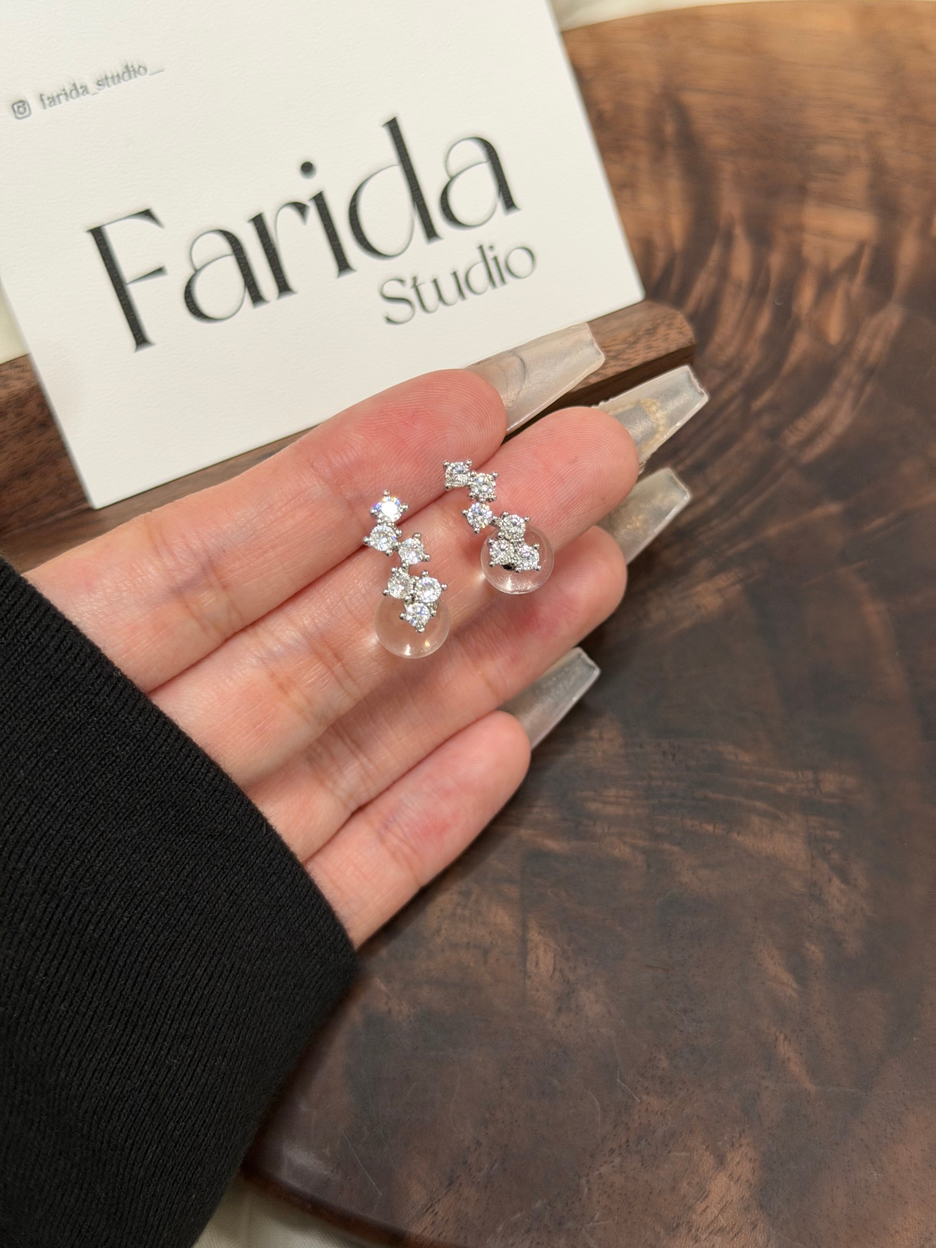 S925銀針設計款白水晶耳環