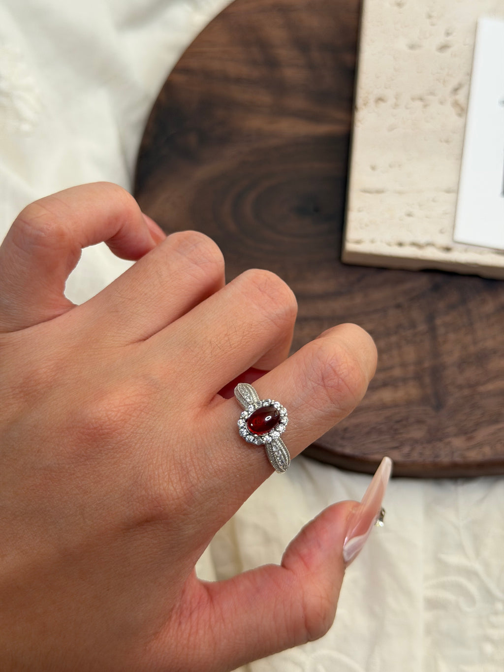 紅石榴石戒指