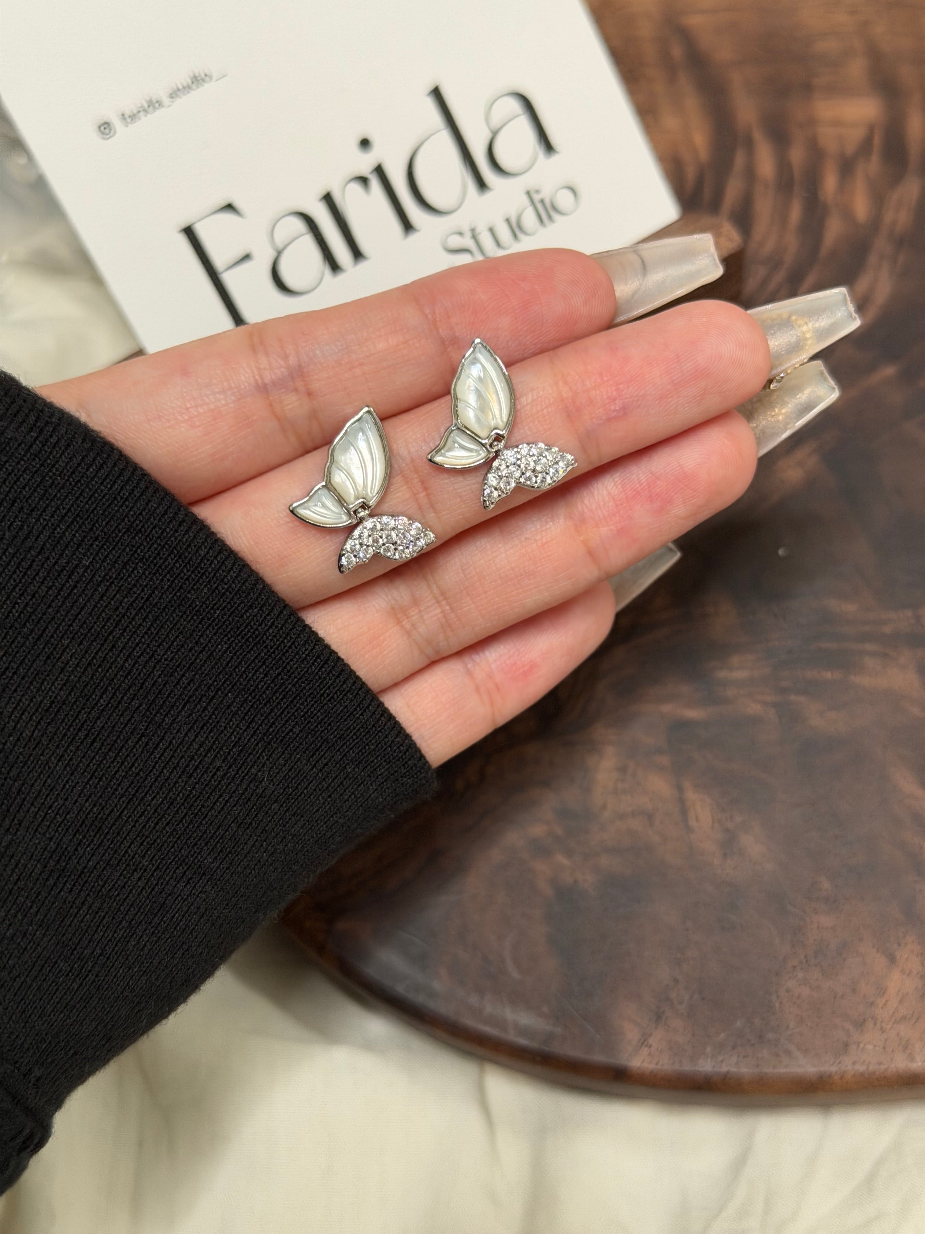 S925白貝母蝴蝶耳環