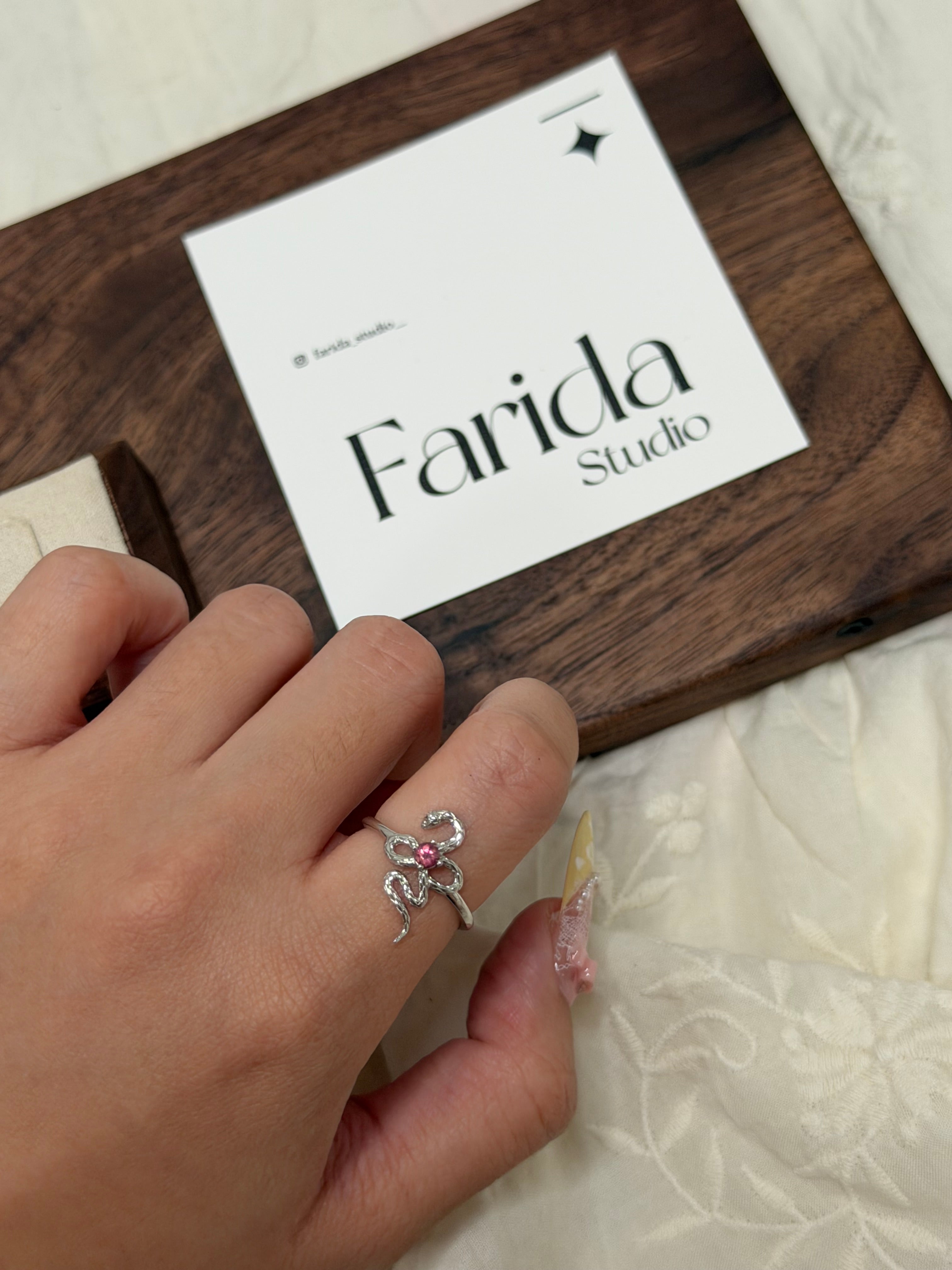 粉碧璽蛇仔戒指