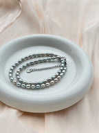 金屬光灰珍珠頸鏈