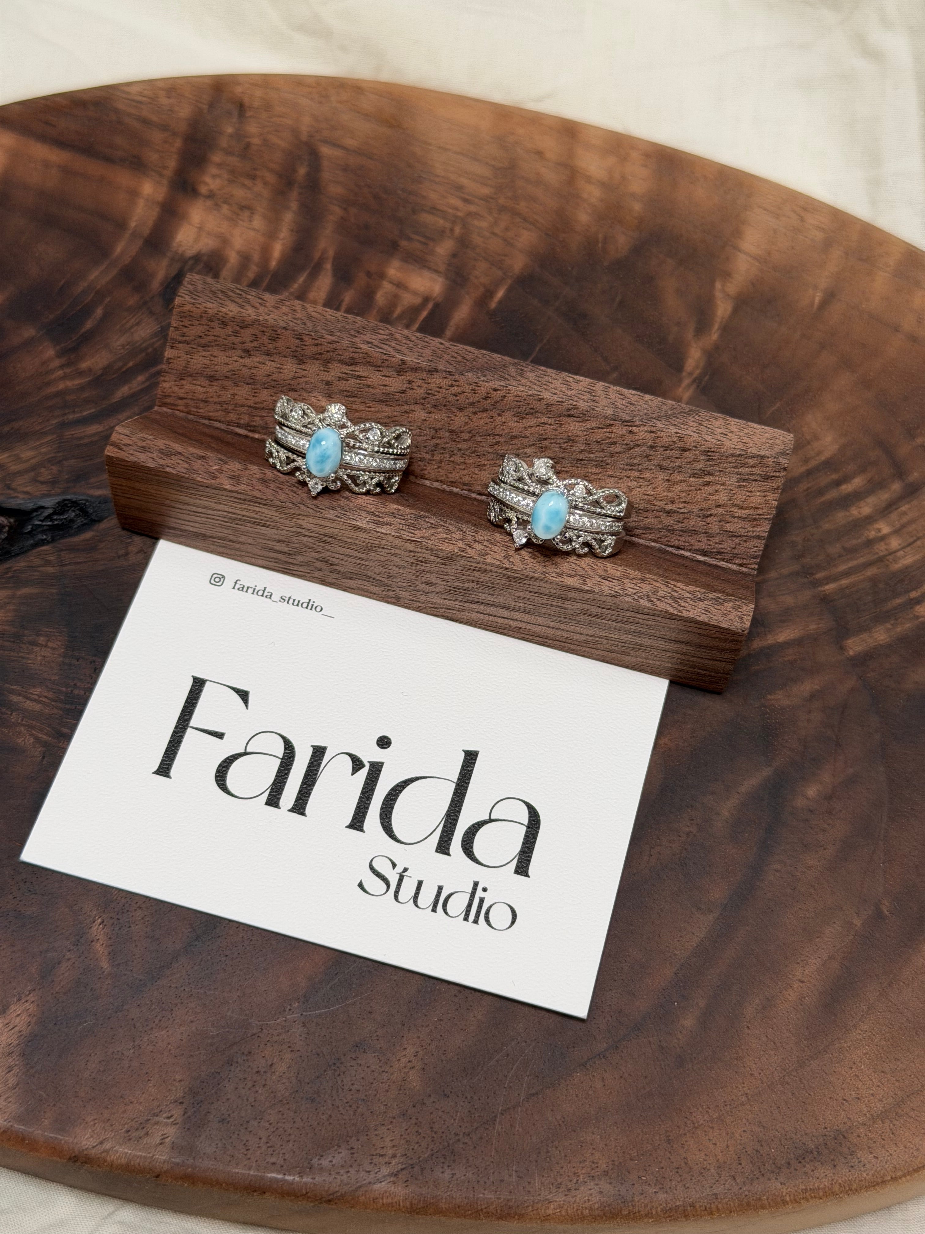 三戴海紋石戒指