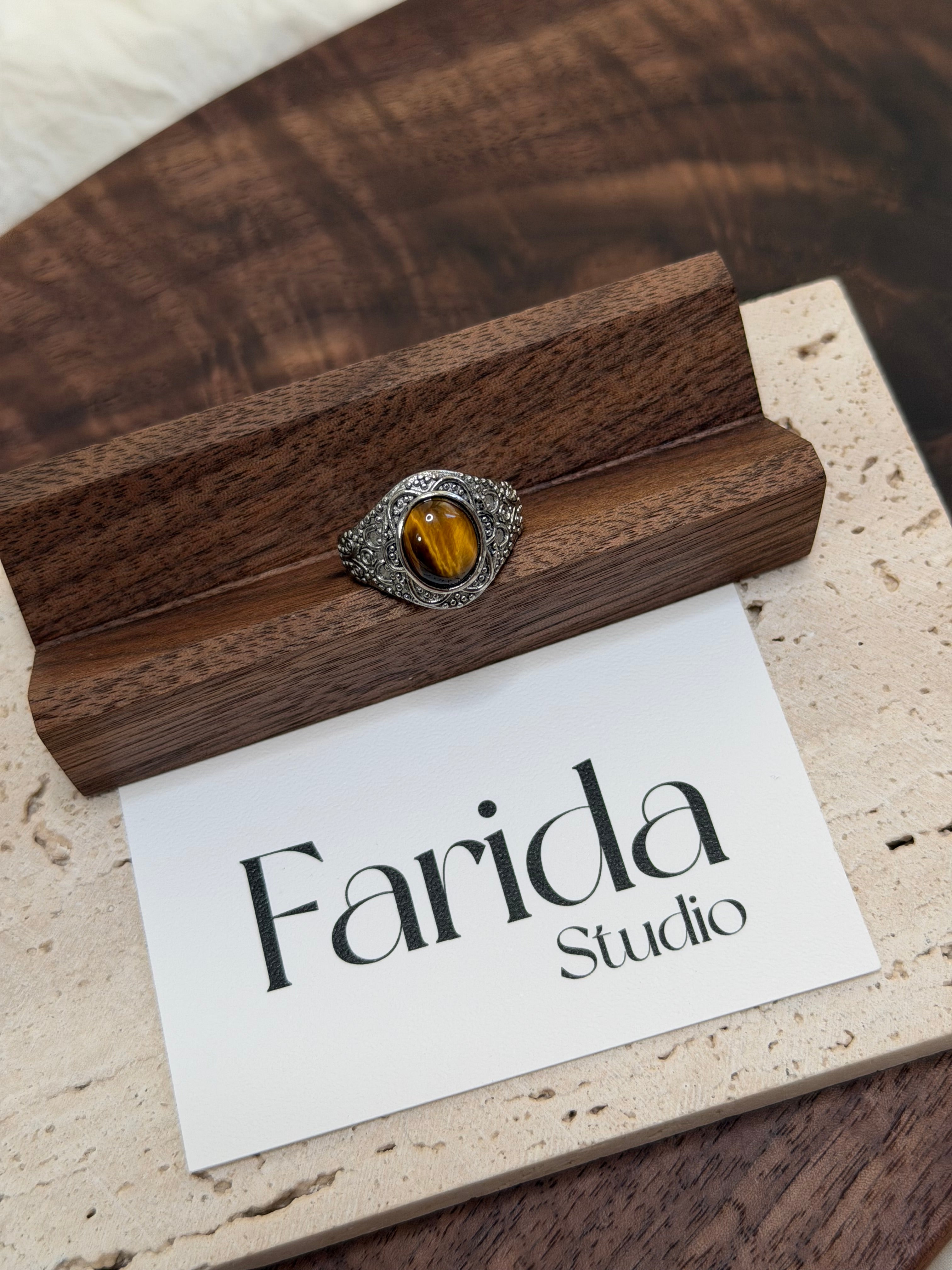 做舊工藝黃虎眼戒指