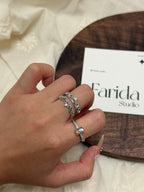 疊戴灰月光石戒指