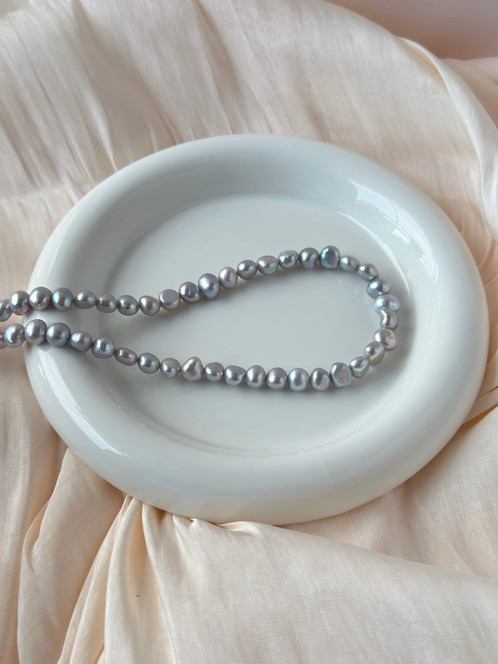 彩光淡水灰珍珠頸鏈