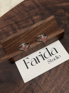 鏤空雙尖紅紋石戒指