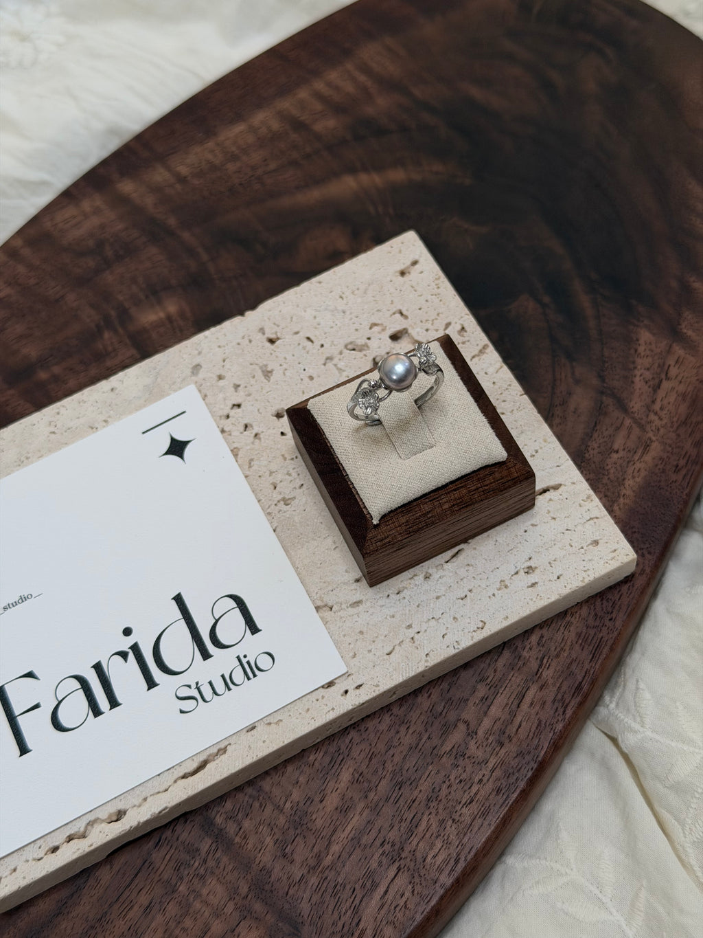 花托珍珠戒指（灰）