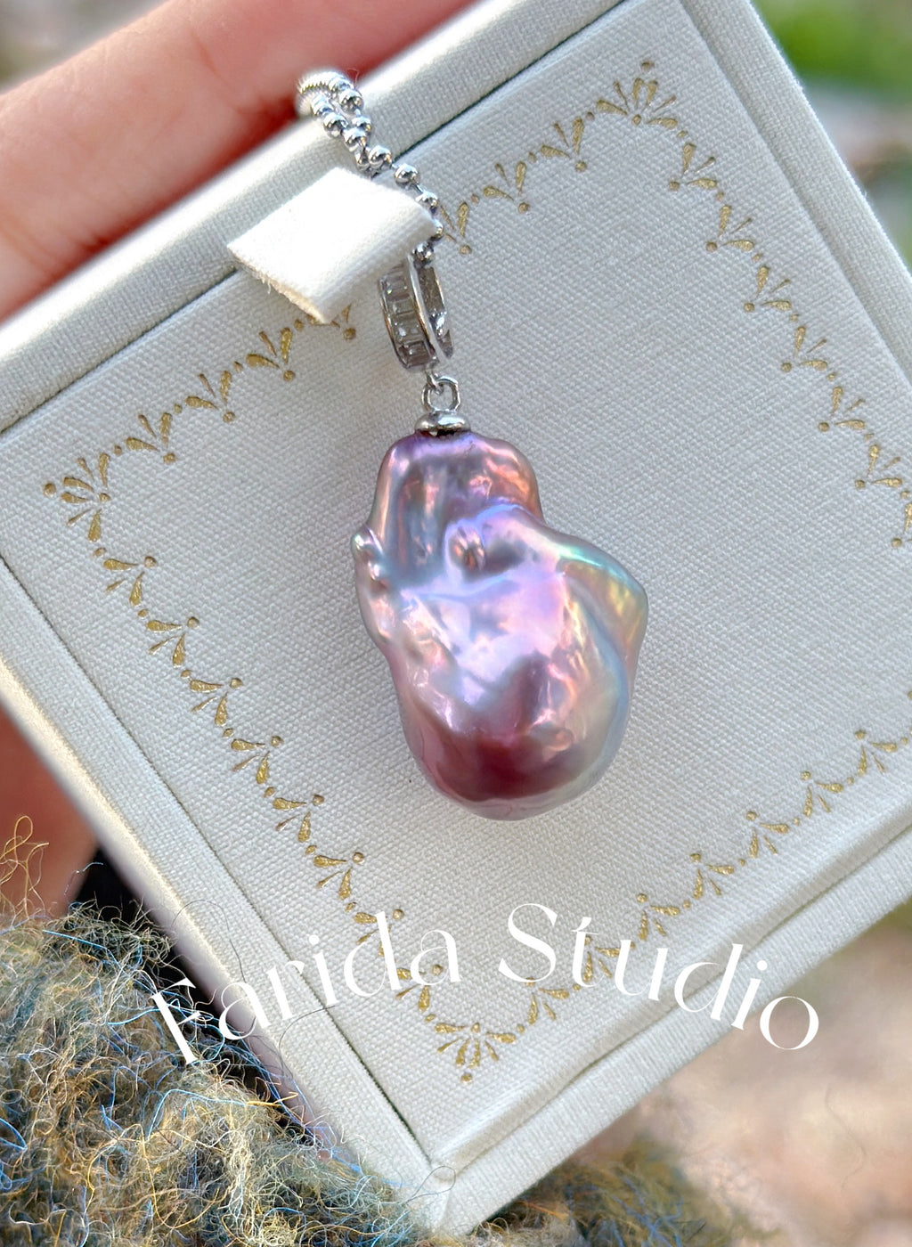 粉紫色金屬光巴洛克吊墜