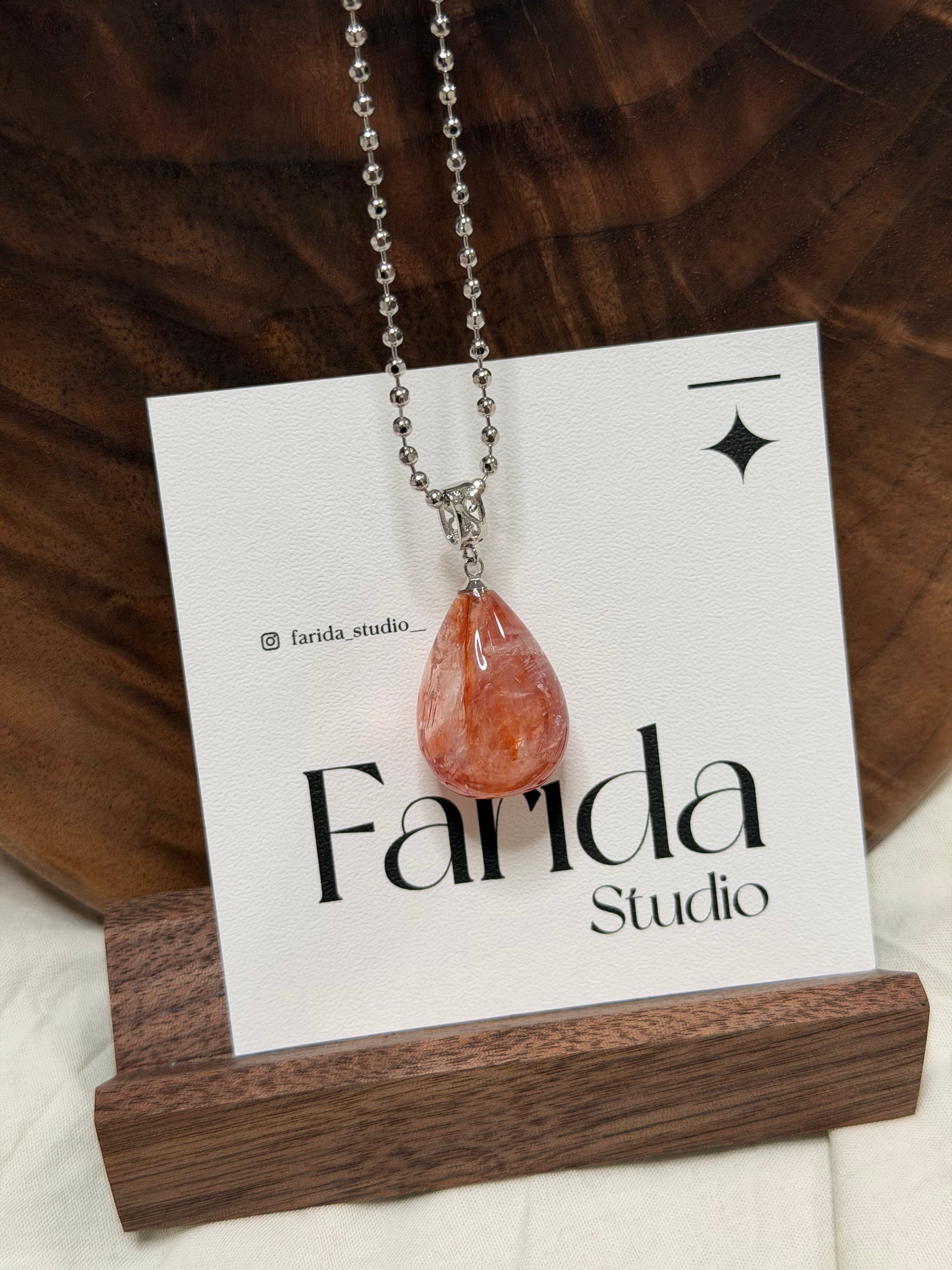 紅膠花水滴吊墜