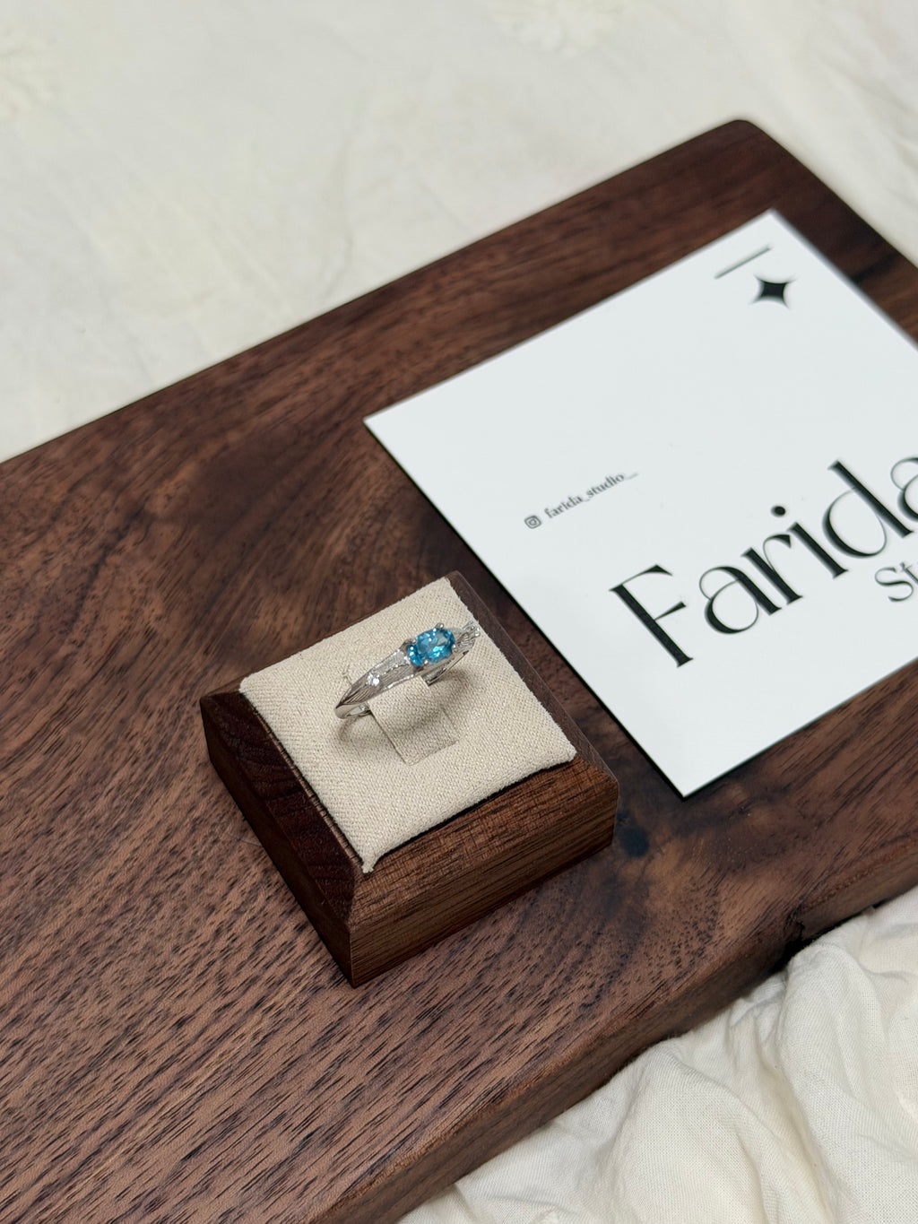 S925精緻藍托帕戒指