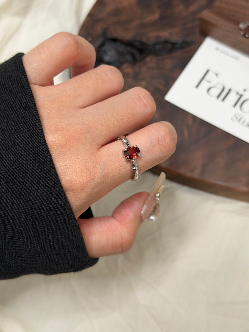 簡約款紅石榴石戒指