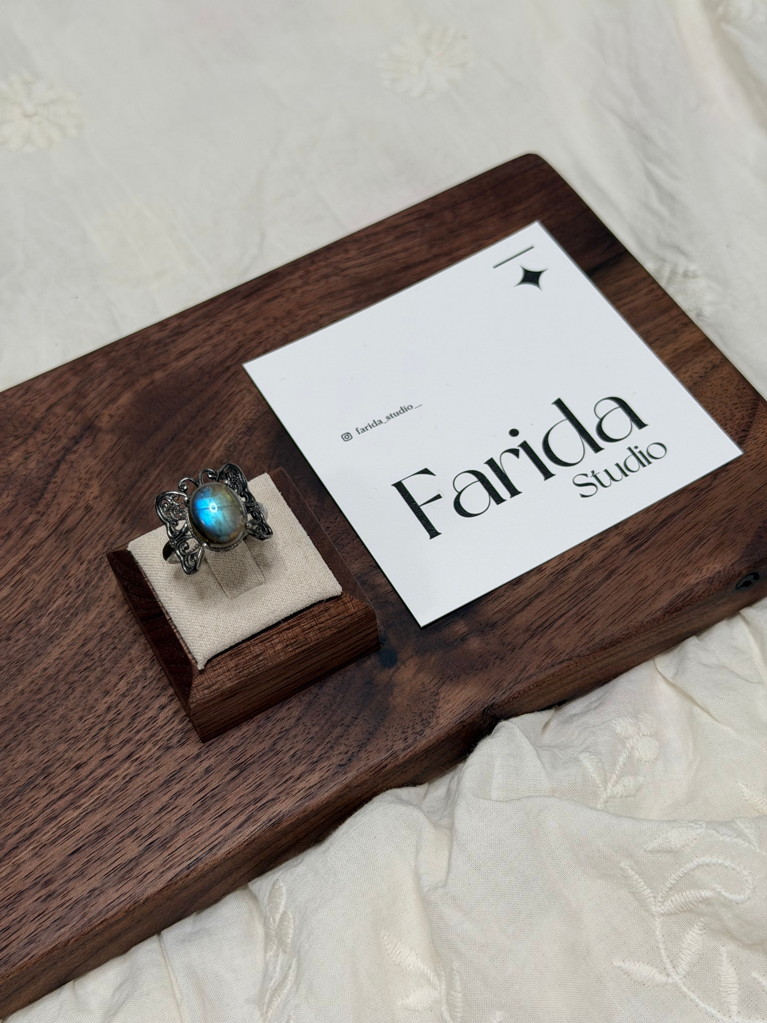 蝴蝶拉長石戒指