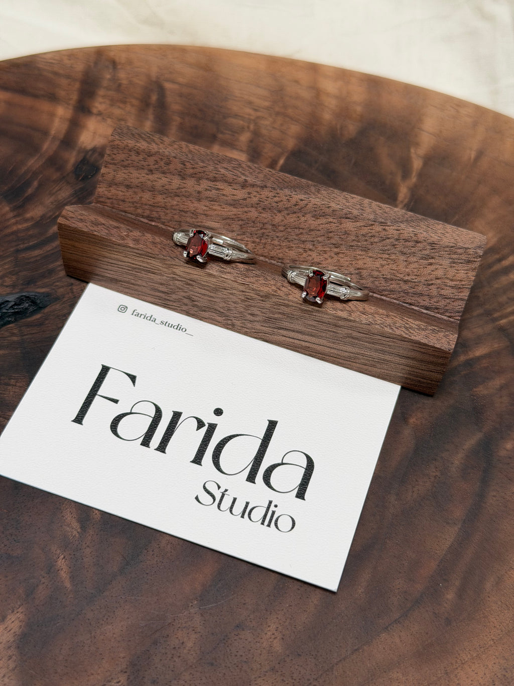 簡約款紅石榴石戒指