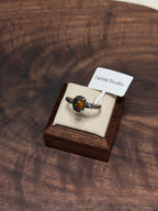 簡約黑澳寶戒指