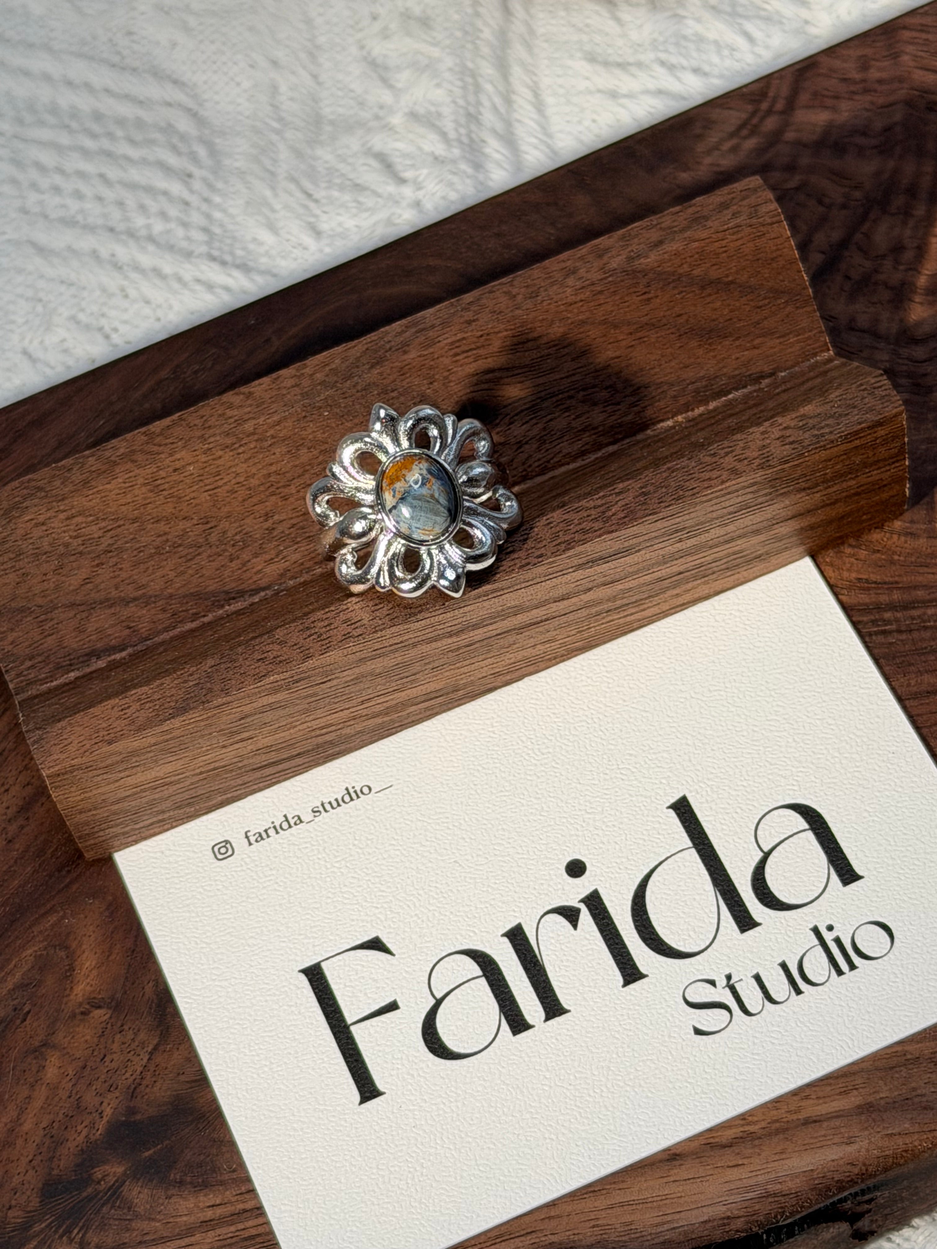 銀花花彼得石戒指