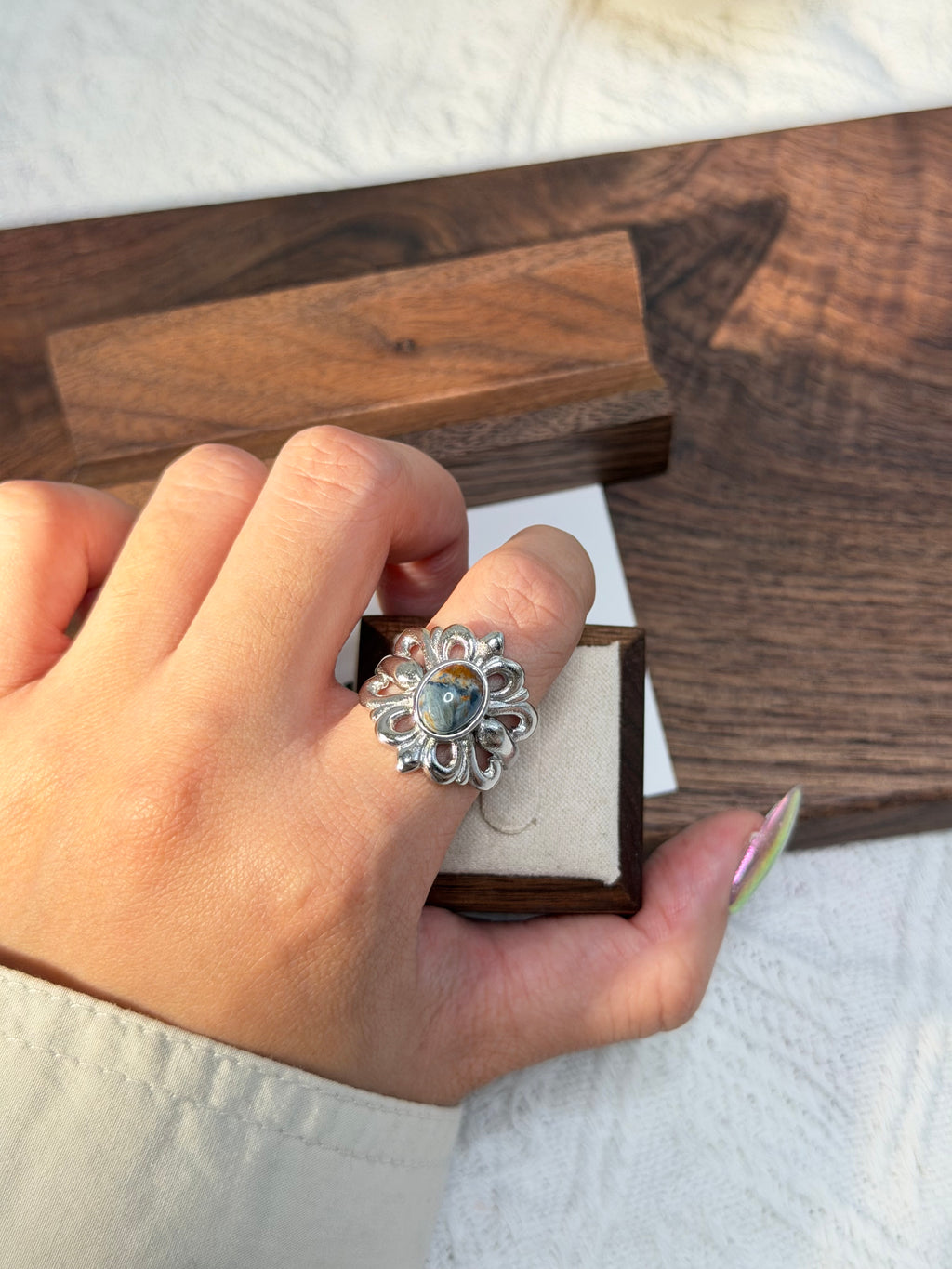 銀花花彼得石戒指