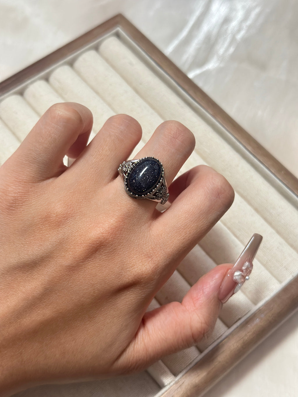 蕾絲藍砂石鈦鋼戒指