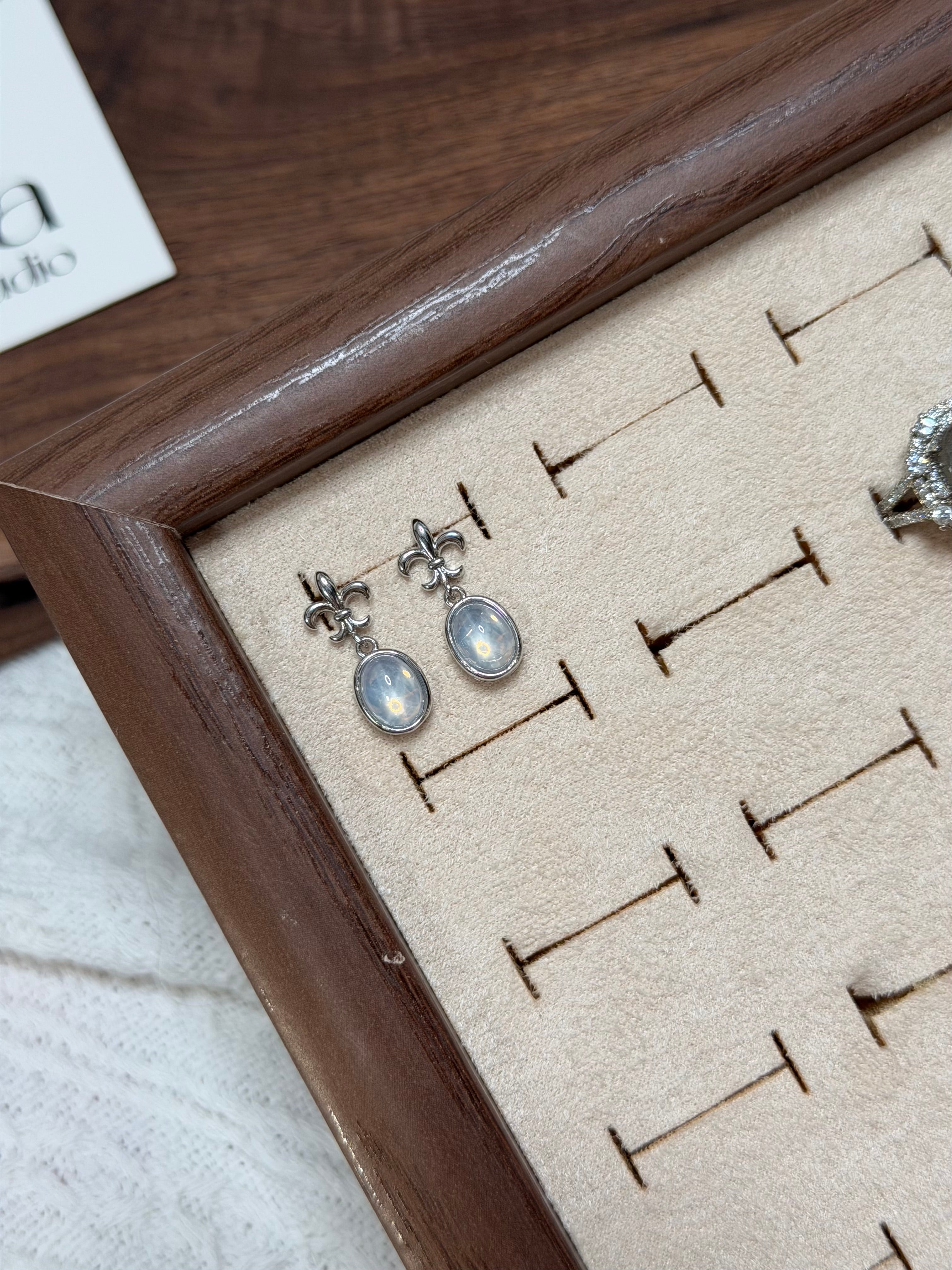 培育星光白寶石耳環