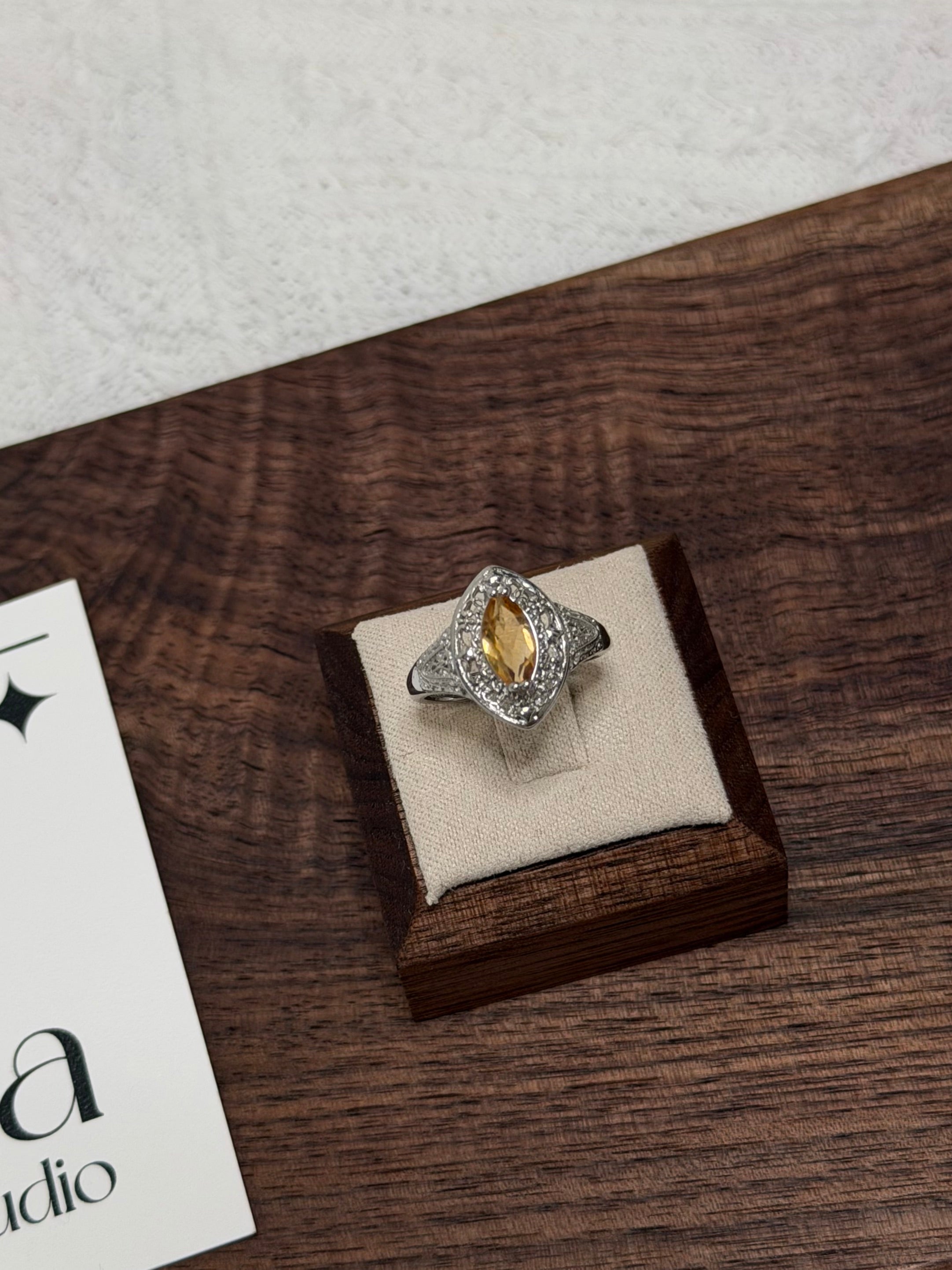 馬眼黃水晶戒指