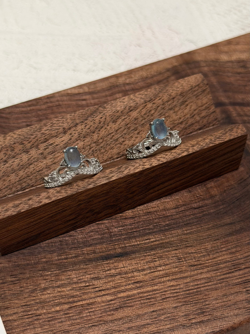 皇冠海藍寶戒指