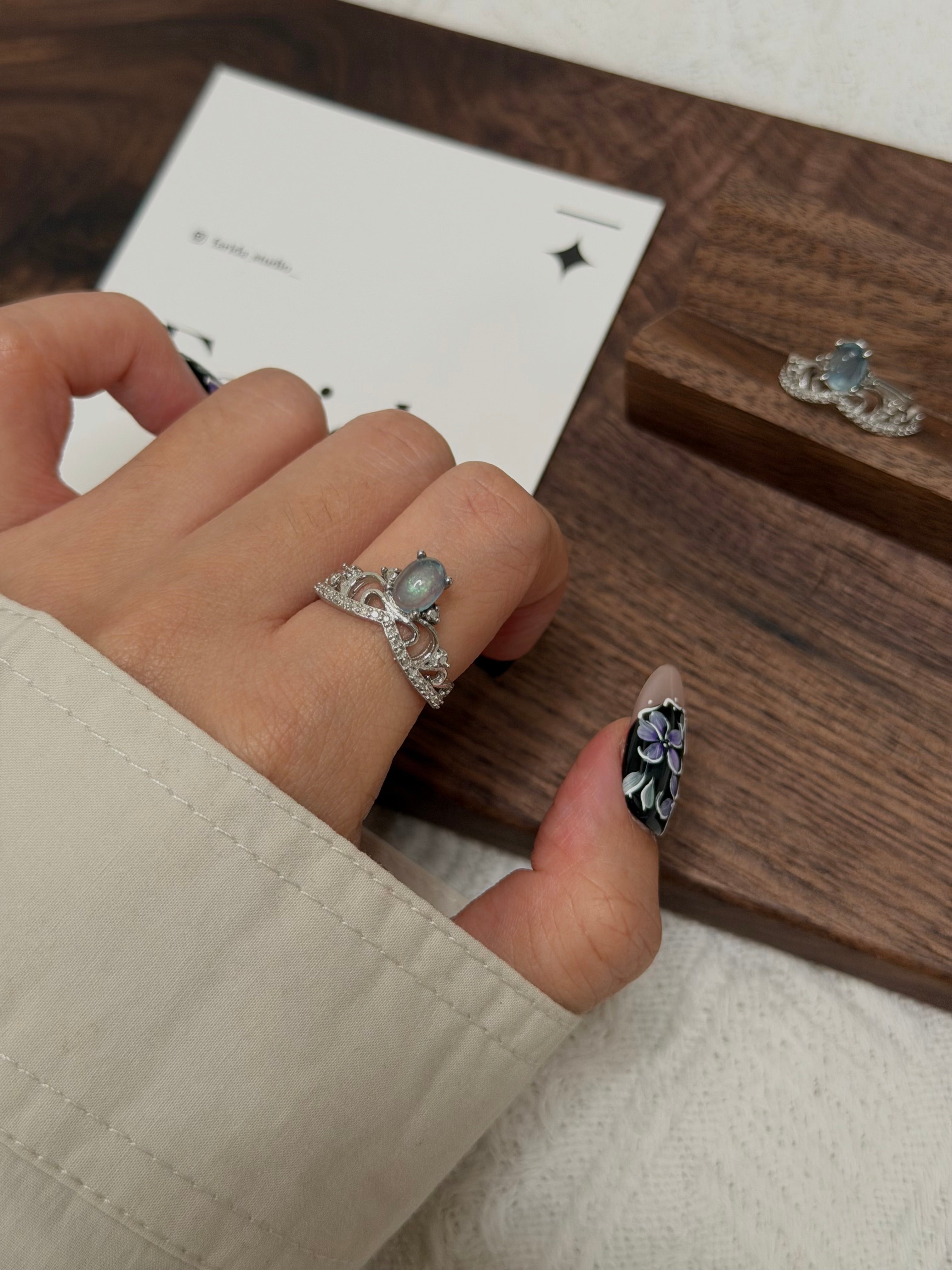 皇冠海藍寶戒指