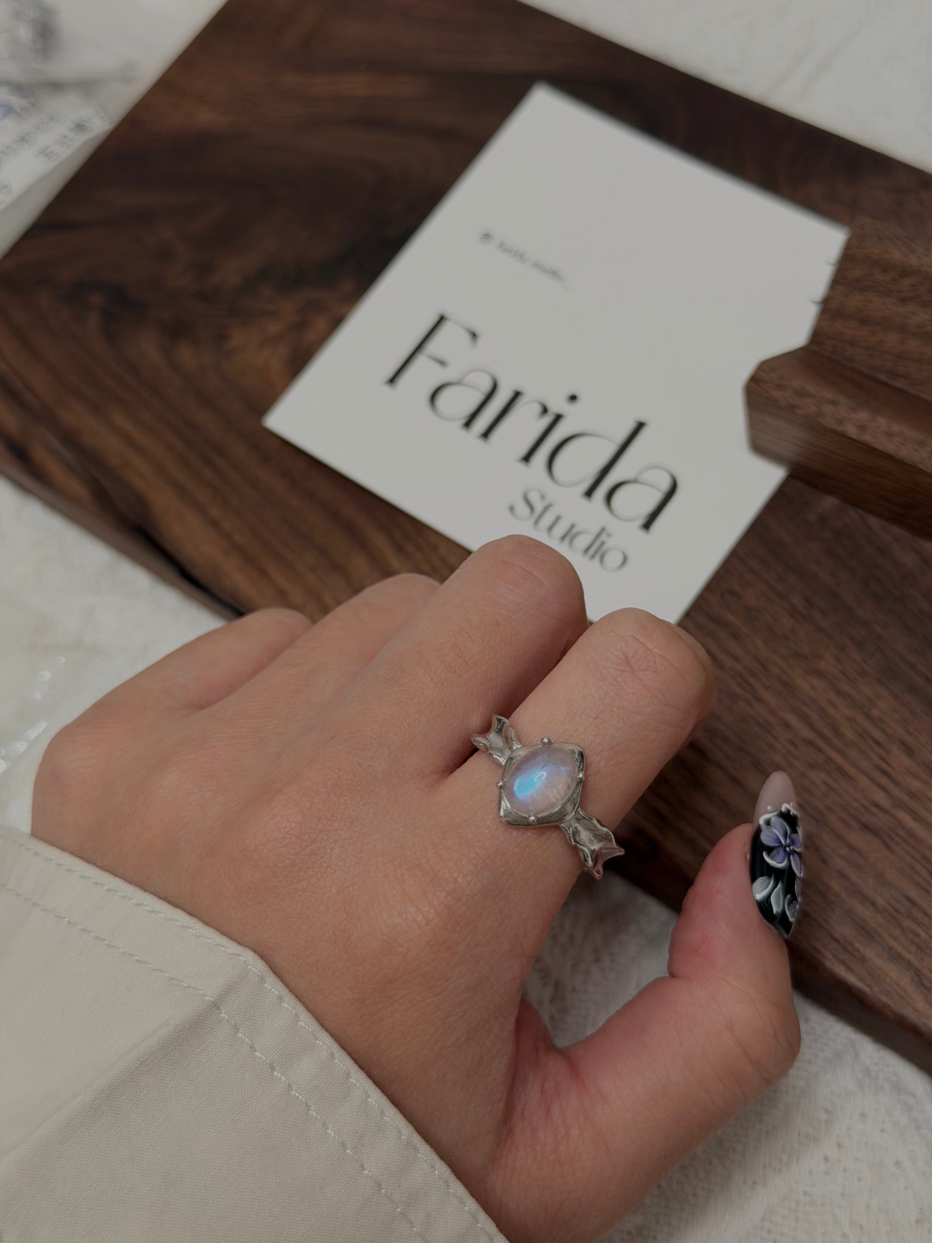 巴洛克風藍月亮石戒指